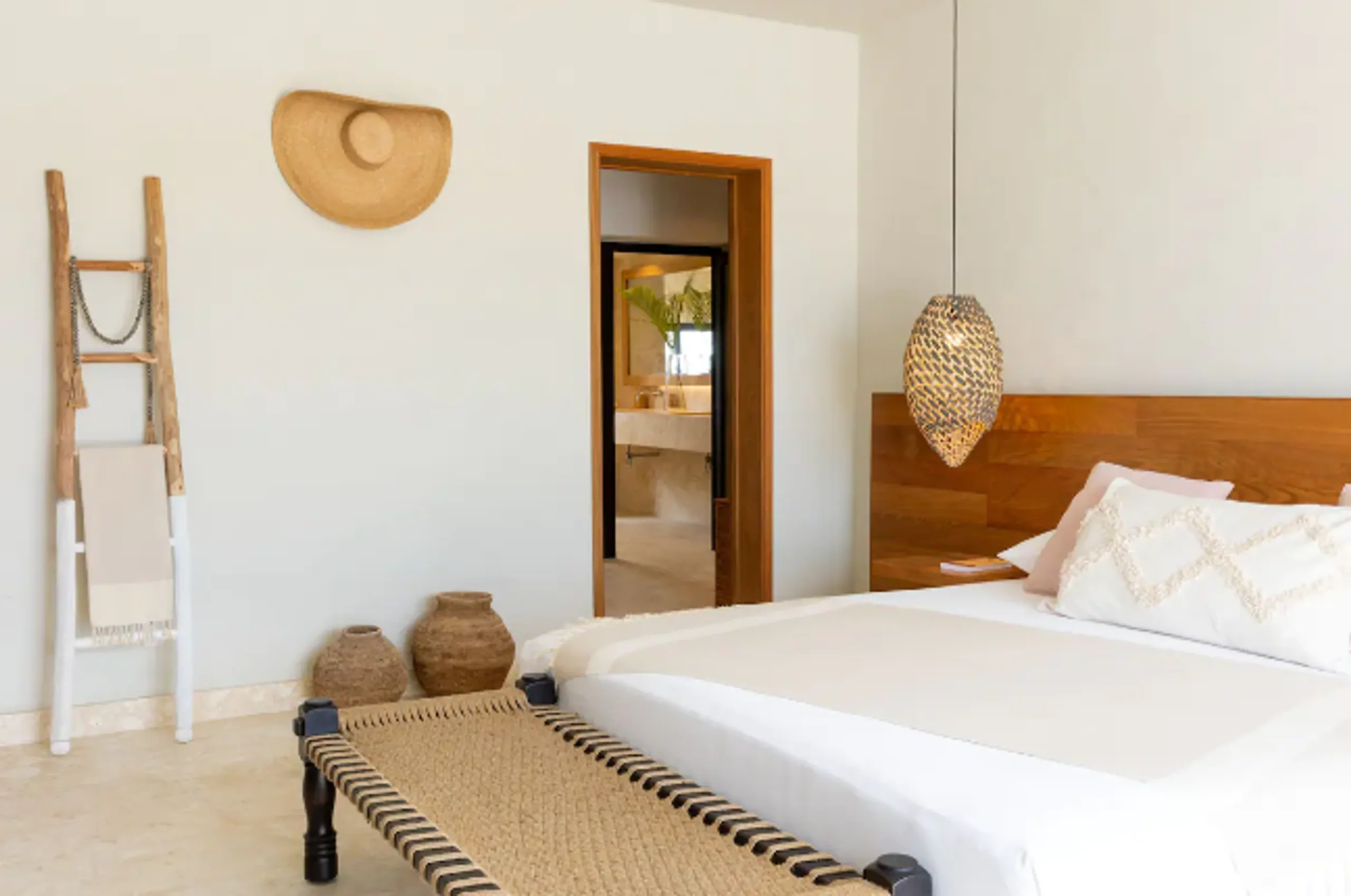 Casa de Campo's Captivating Waterfront Villa with Private Pool — photograph 11