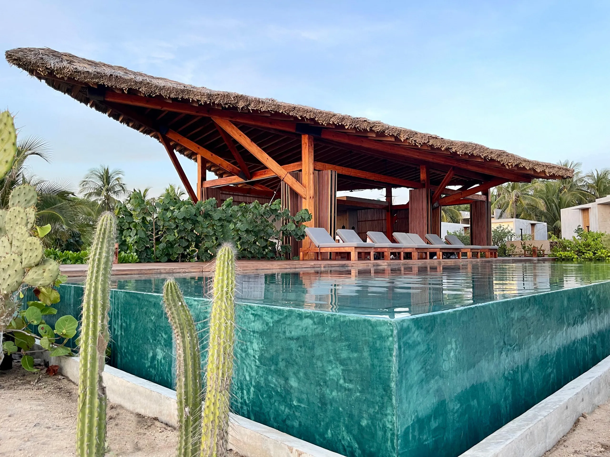 Cerulean Sanctum Beachside Resort Estate with Infinity Pool, Puerto Escondido