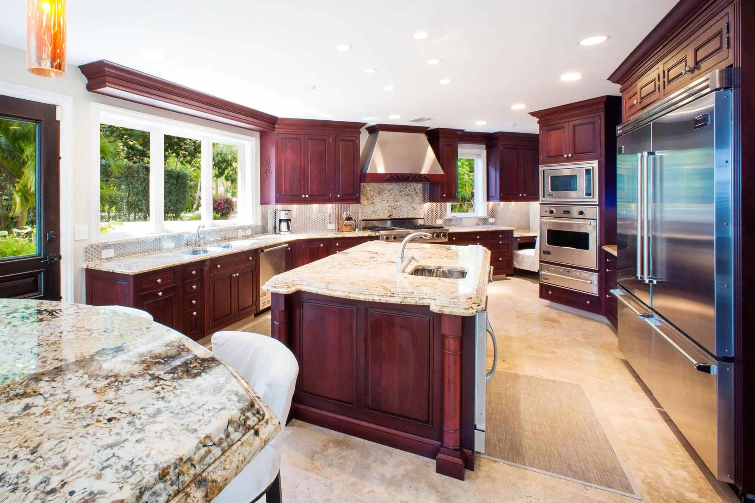 Seven Mile Serenity Estate: A West Bay Getaway with Private Resort Pool and Beach — photograph 11