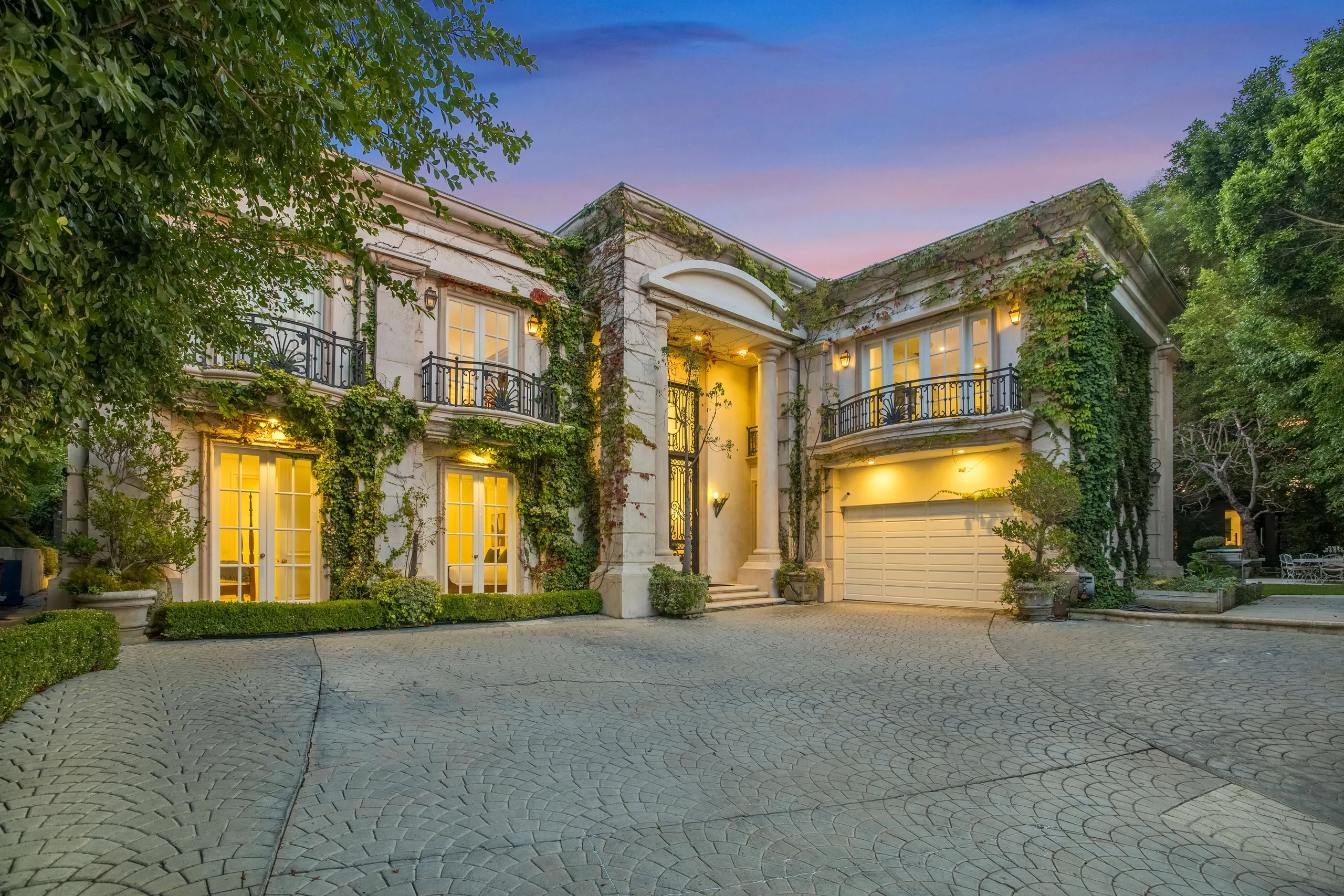 Beverly Hills 6BR French Mediterranean Villa with Private Pool and Gardens — photograph 7