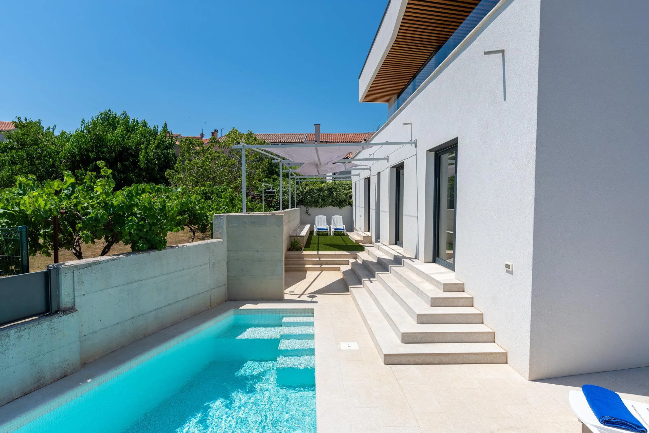 Elegant 4-Star Villa Near Pula with Pool and Beach Access — photograph 3