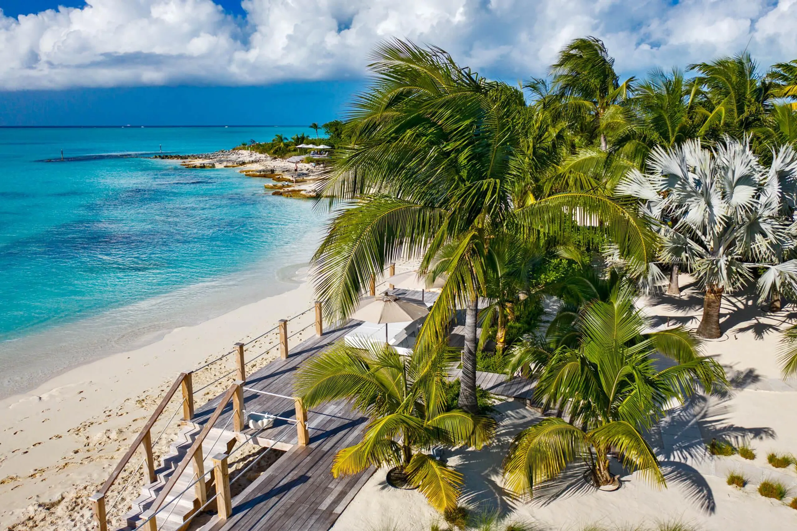 Grace Bay Delight Ultra Luxe Ocean Front Estate with Private Pool — photograph 10