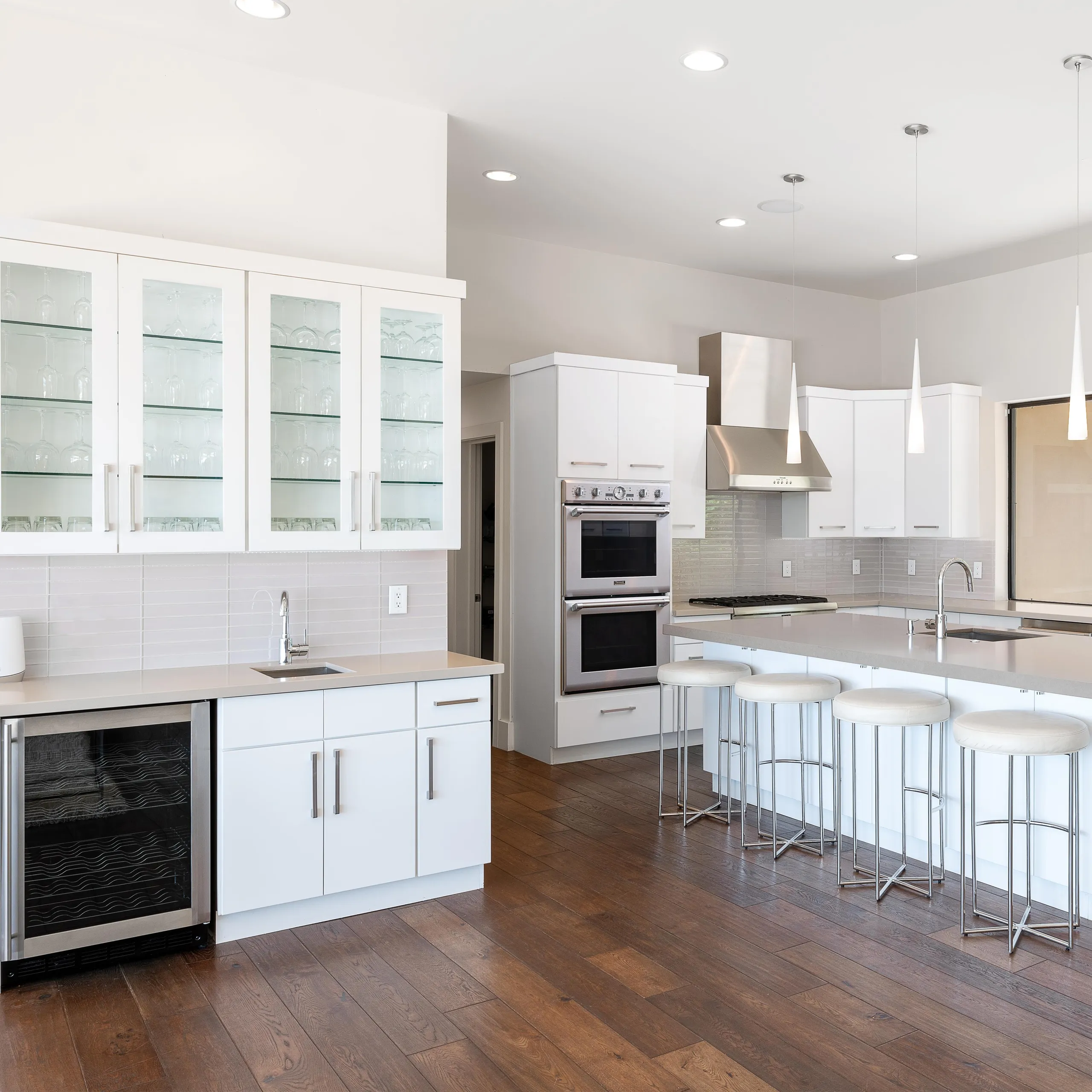Elegant 5,500 Sq. Ft. Phoenix Villa with Private Heated Pool, and City Views — photograph 11