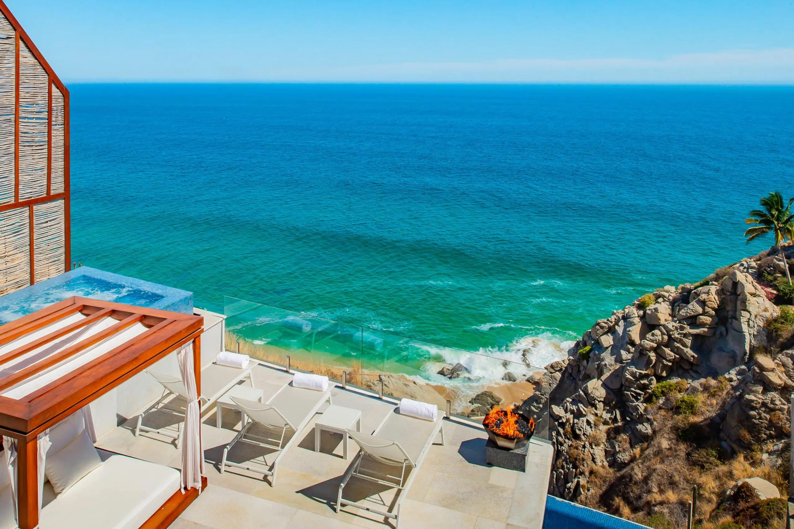 Contemporary Hillside Pedregal Estate with Infinity Pool and Ocean Views — photograph 4