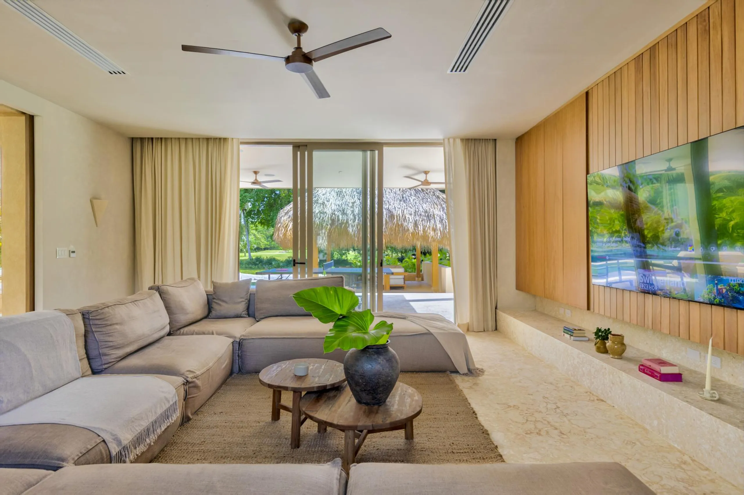 Majestic Arrecife Estate with Private Pool in Punta Cana Resort — photograph 8
