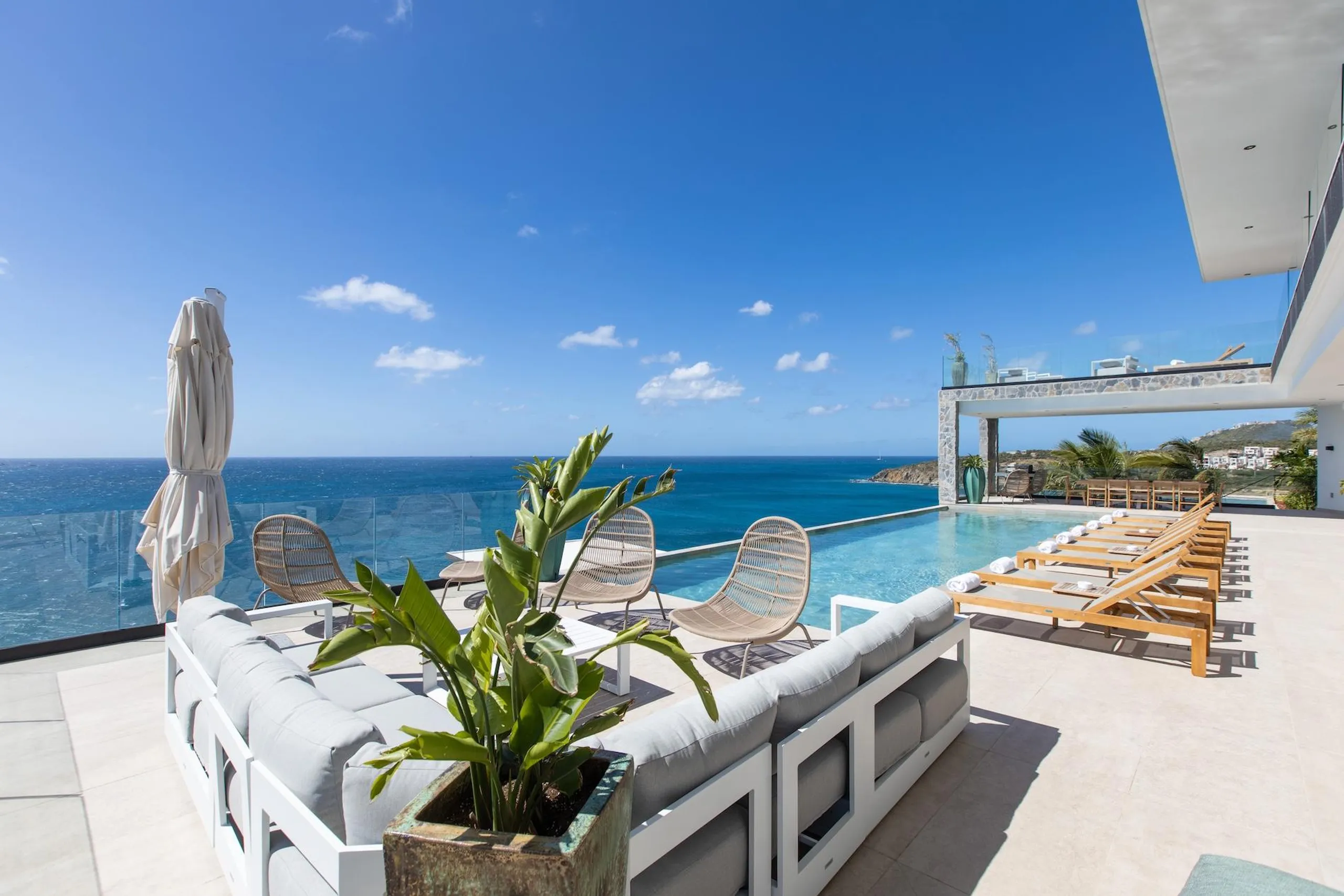 Indigo Bay Villa: A Masterpiece of Modern Design on Sint Maarten's Coast — photograph 8