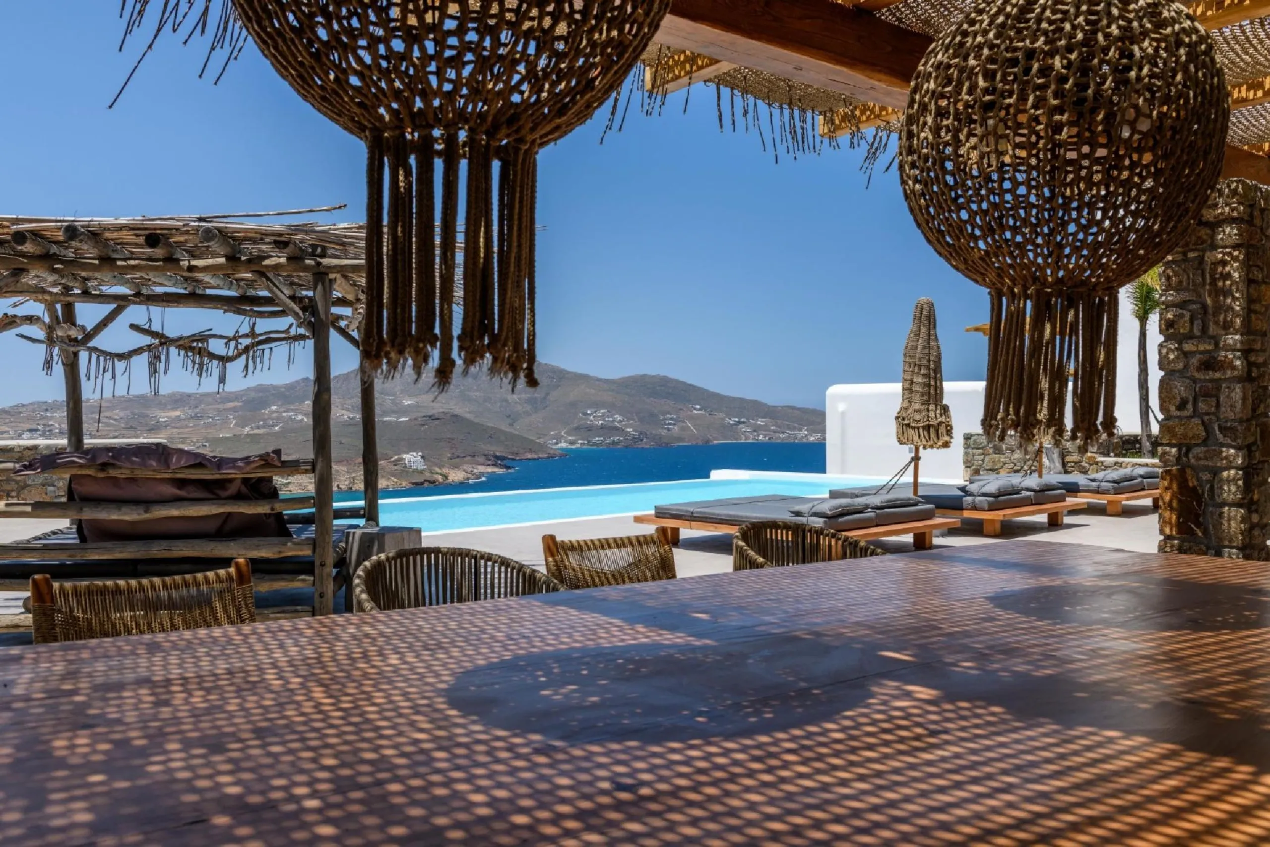 Mykonos Grand Luxury Estate with Infinity Pool and Stunning Sea Views — photograph 6