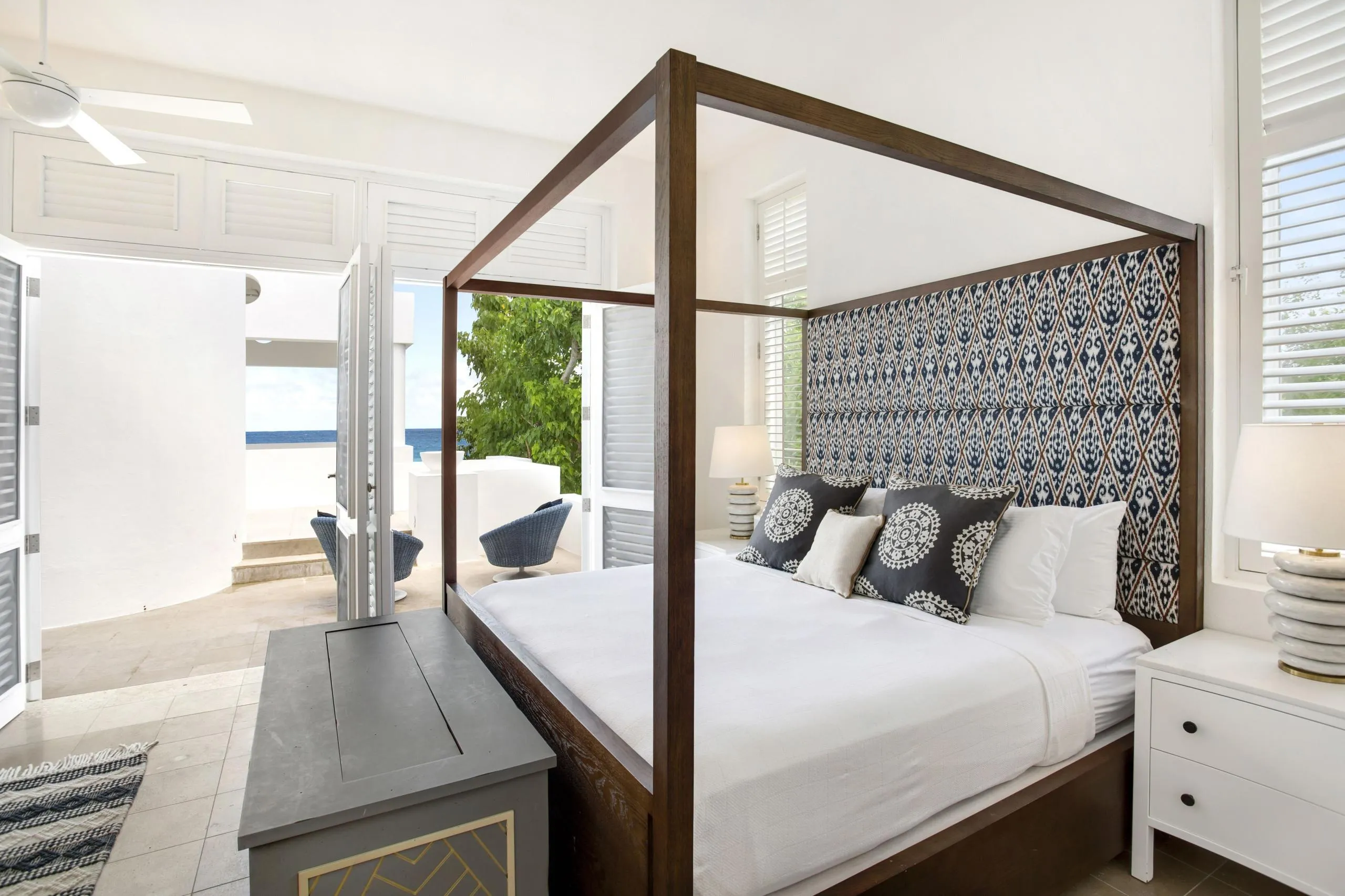 Palatial Long Bay Villa with Invigorating Pool and Walks to Beach — photograph 12
