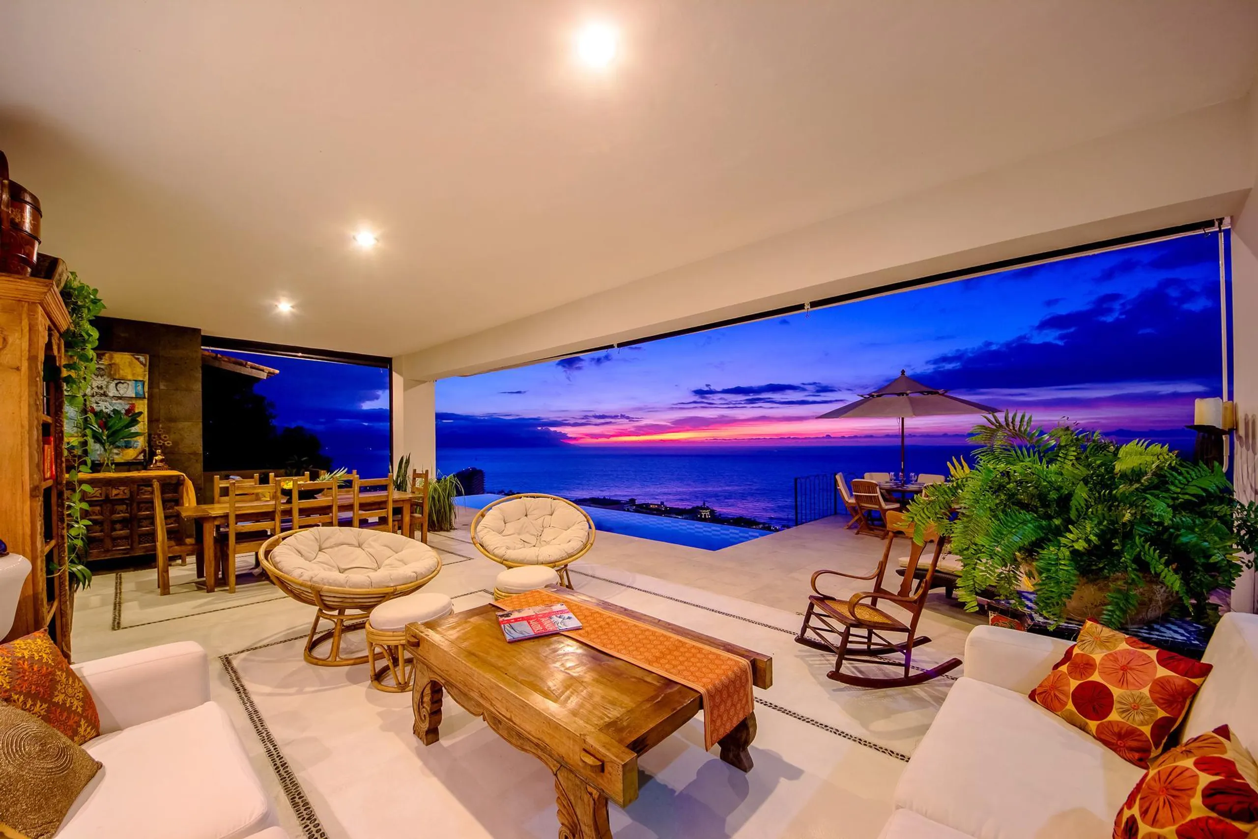Stunning Puerto Vallarta Luxury Villa with Infinity Pool and Gorgeous Ocean Views — photograph 6