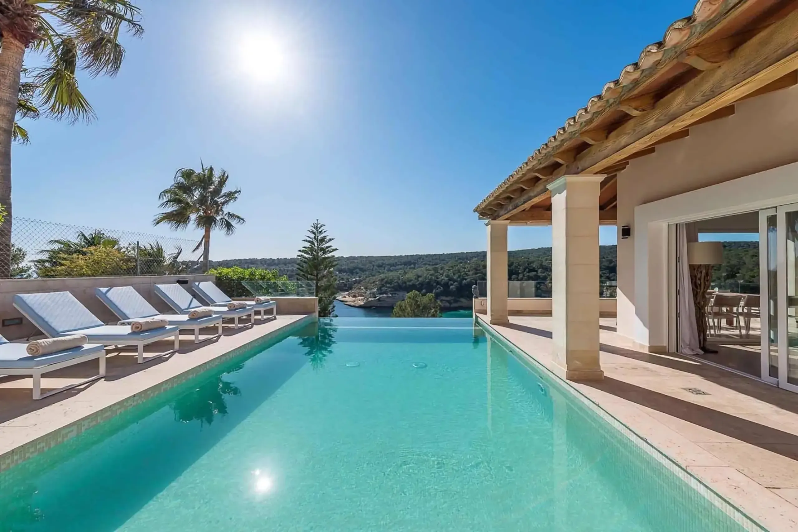Escape to Paradise Luxury Villa with Ocean Views and Poolside Bliss, Mallorca