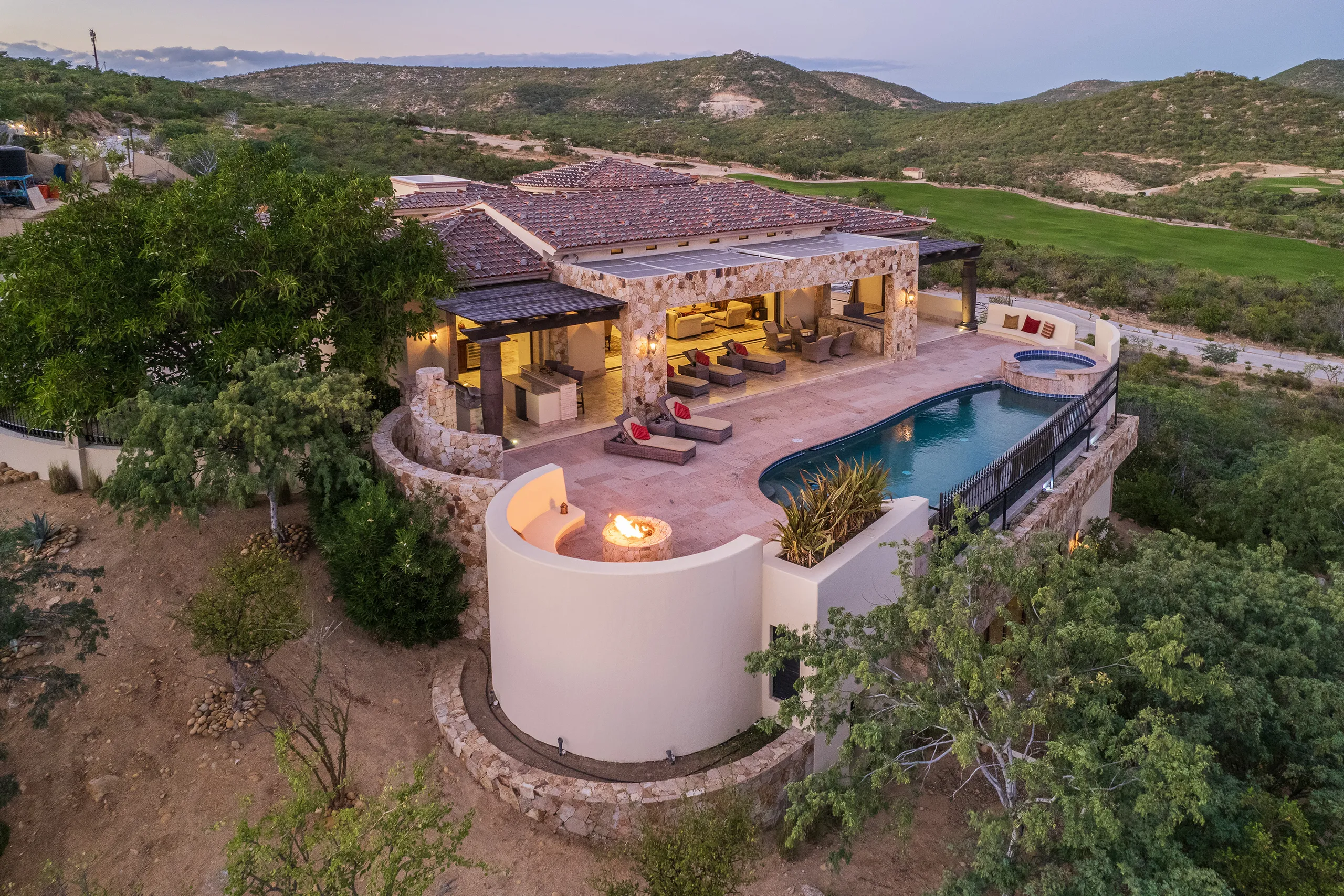 Breathtaking Puerto Los Cabos Hillside Villa with Infinity Pool and Ocean Views — photograph 9