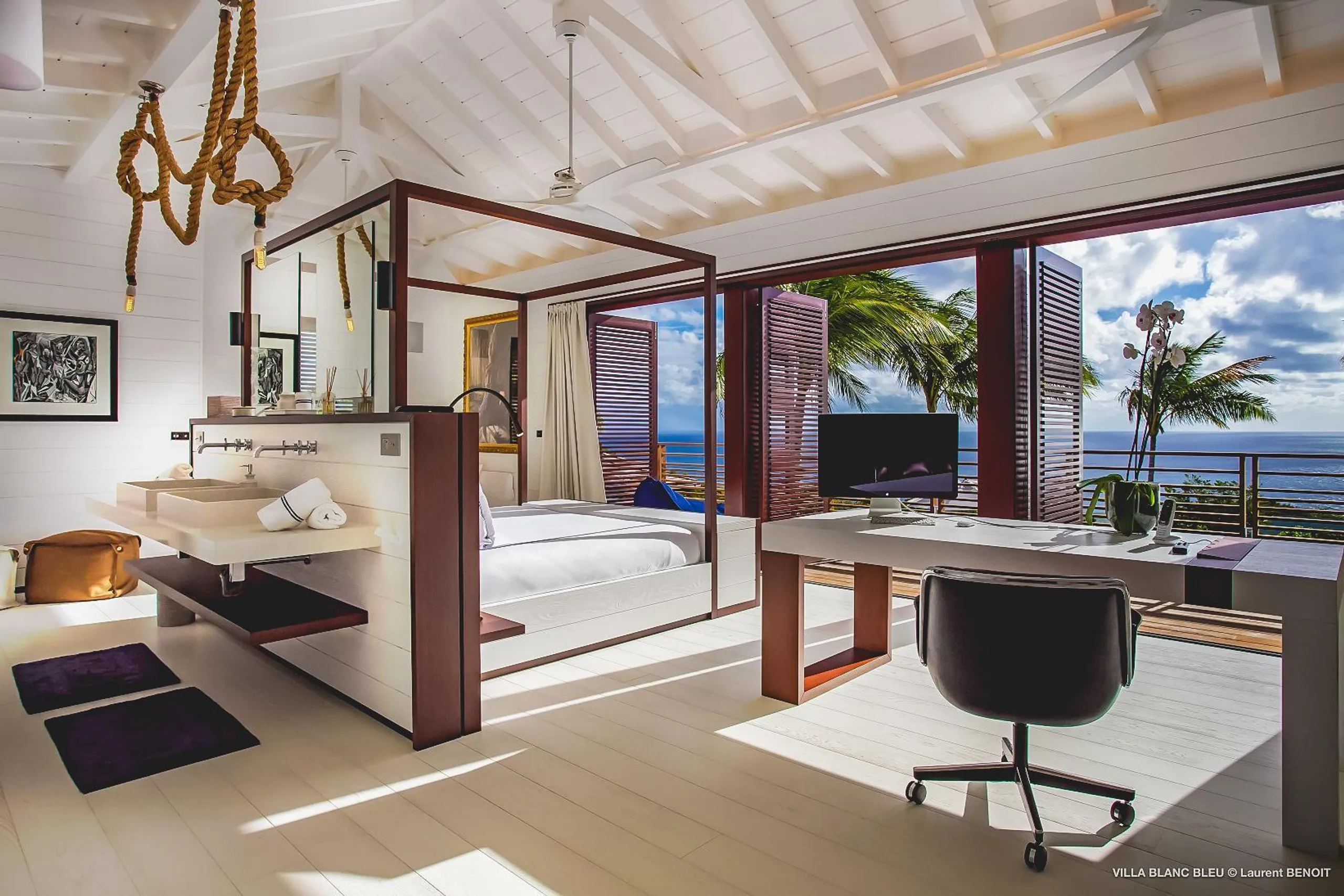 Ornate Paradise Villa with Private Pool and Tennis Court — photograph 6