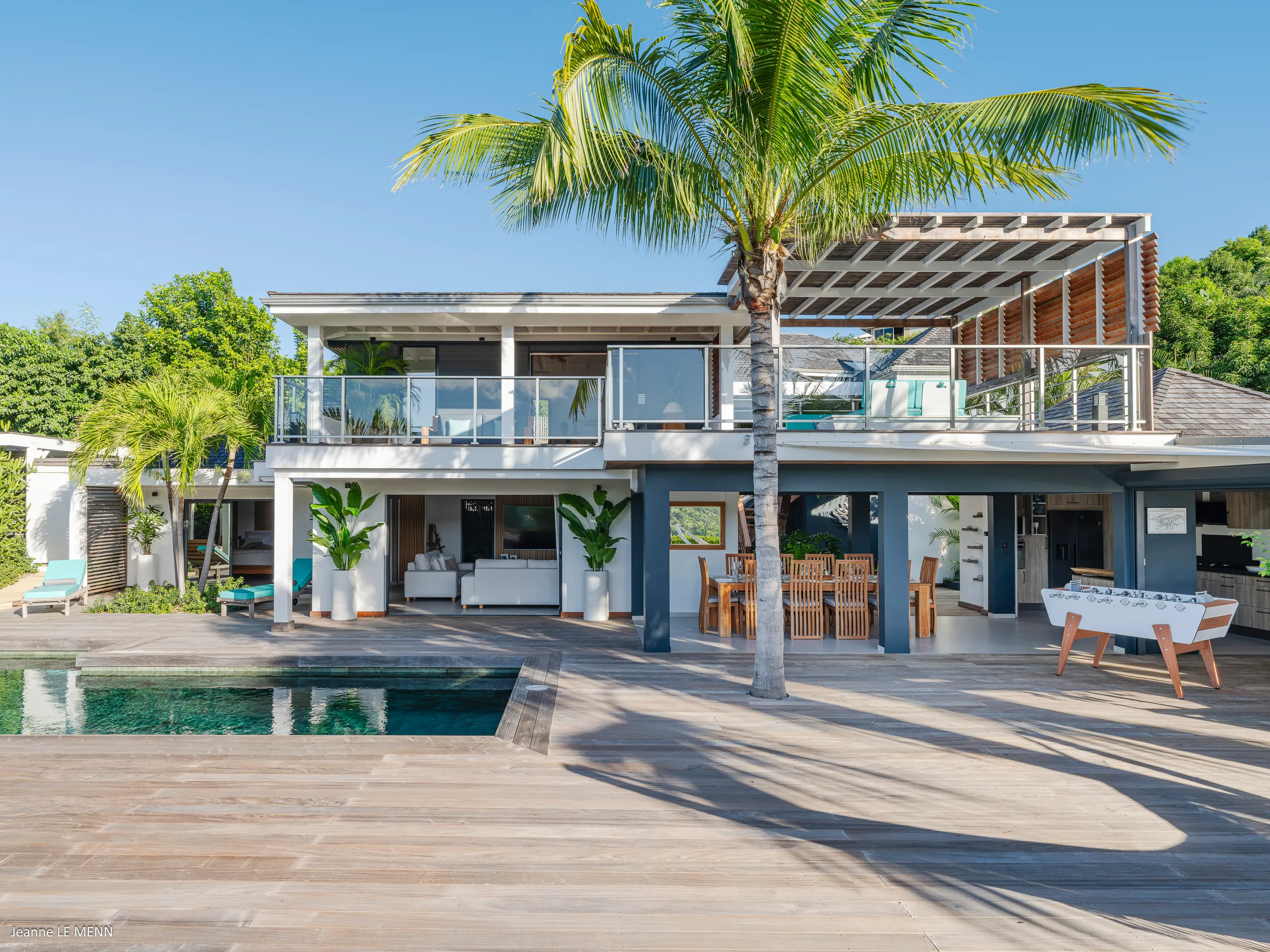 Graceful Marigot Villa with with Pool, Gym & Bay Views — photograph 2