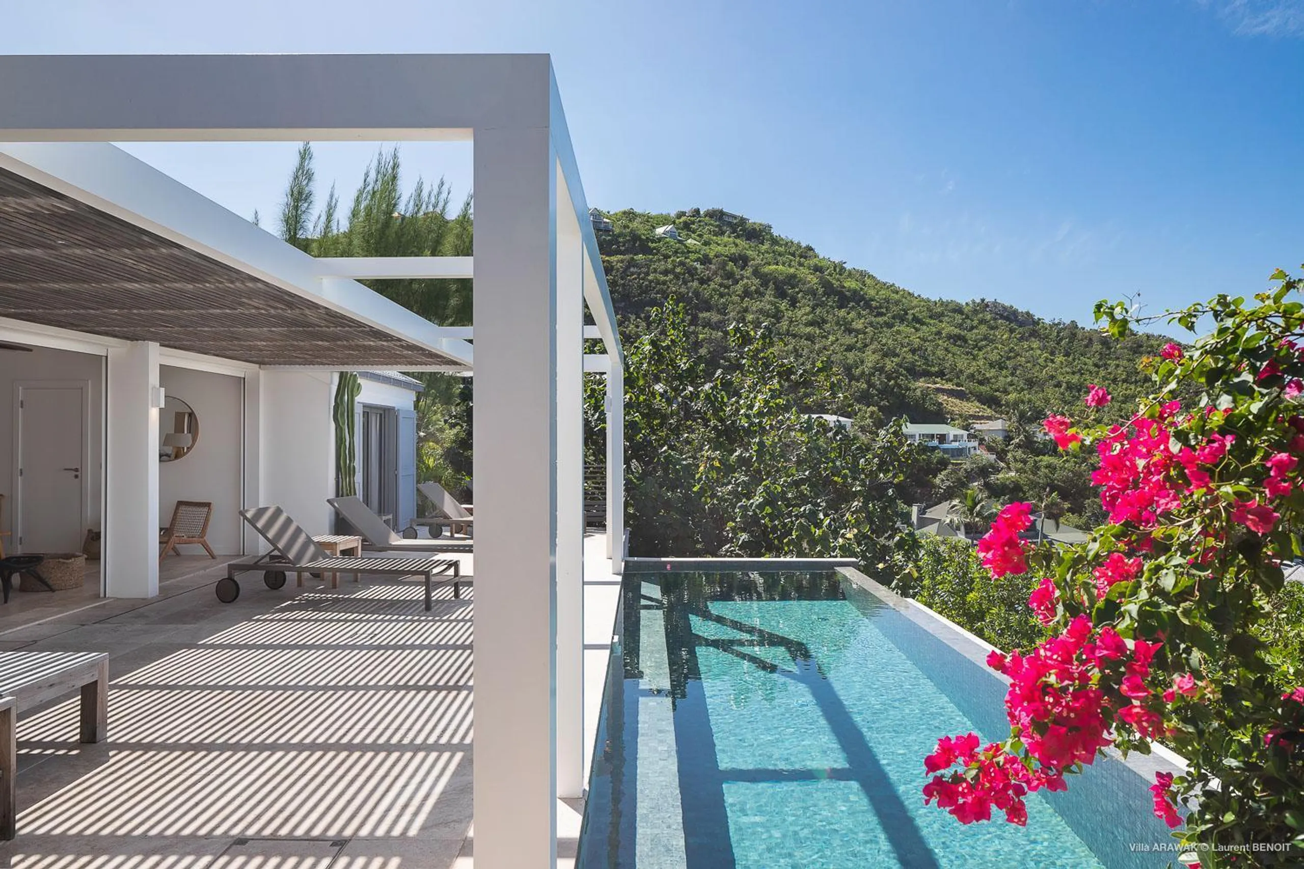 Chic Seaview Villa with Private Pool and Outdoor Grill, Pointe Milou
