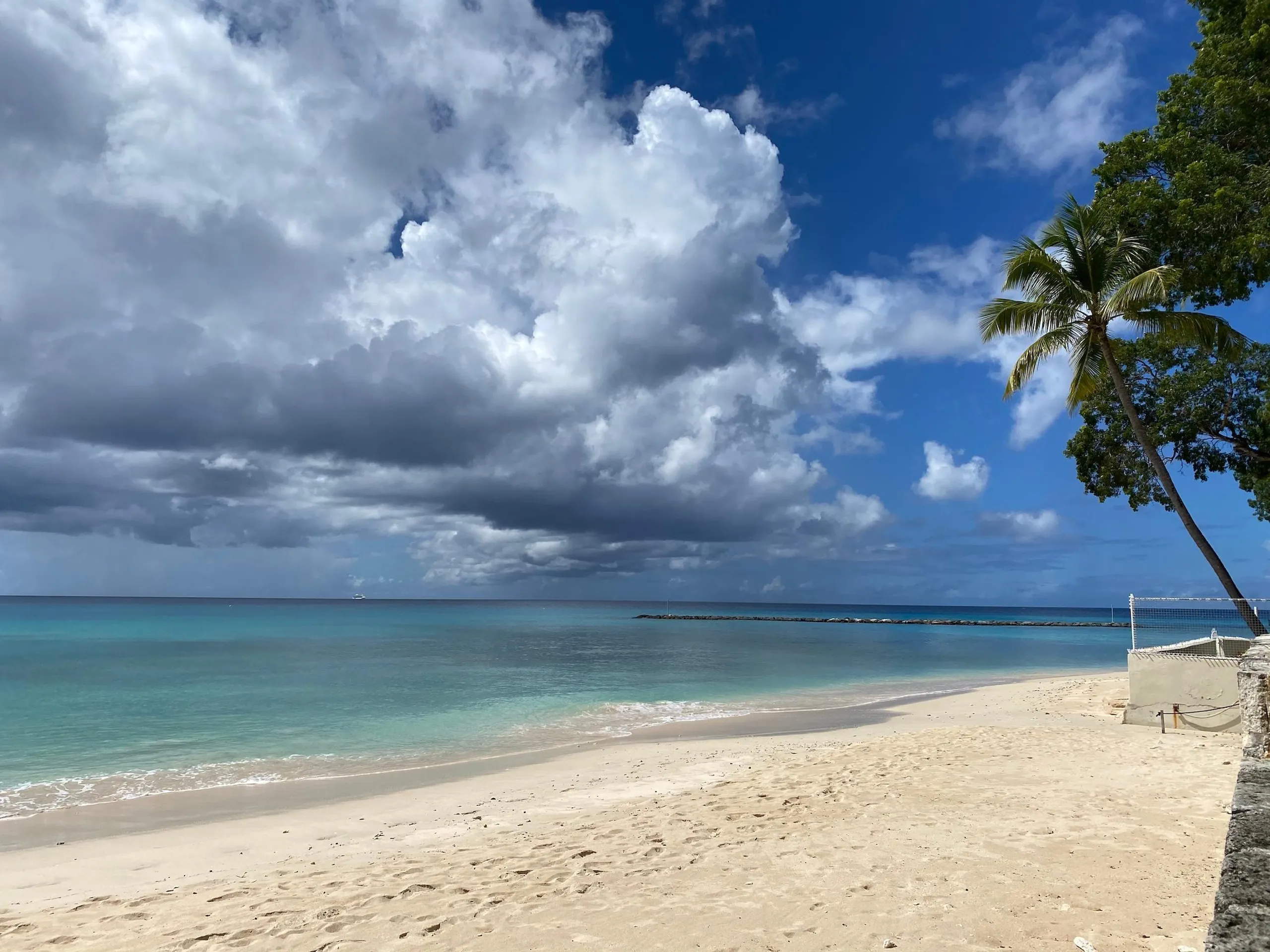Relaxing Luxury Beachfront Villa with Private Pool and Caribbean Sea Views — photograph 12