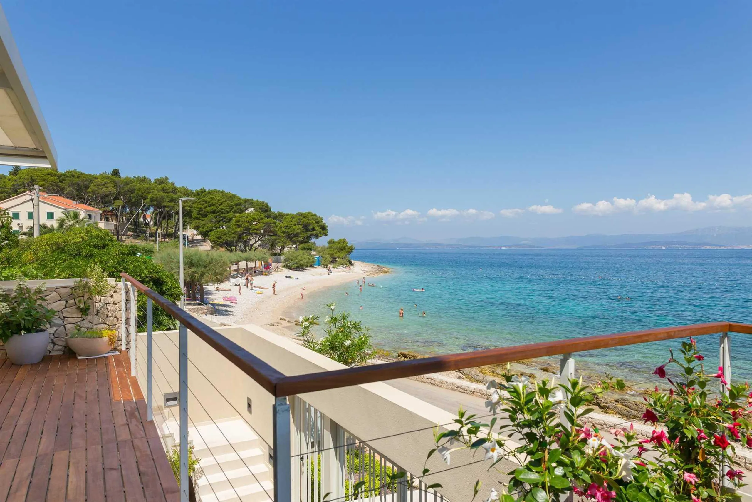 Refined Villa with Infinity Pool and Stunning Beaches — photograph 5