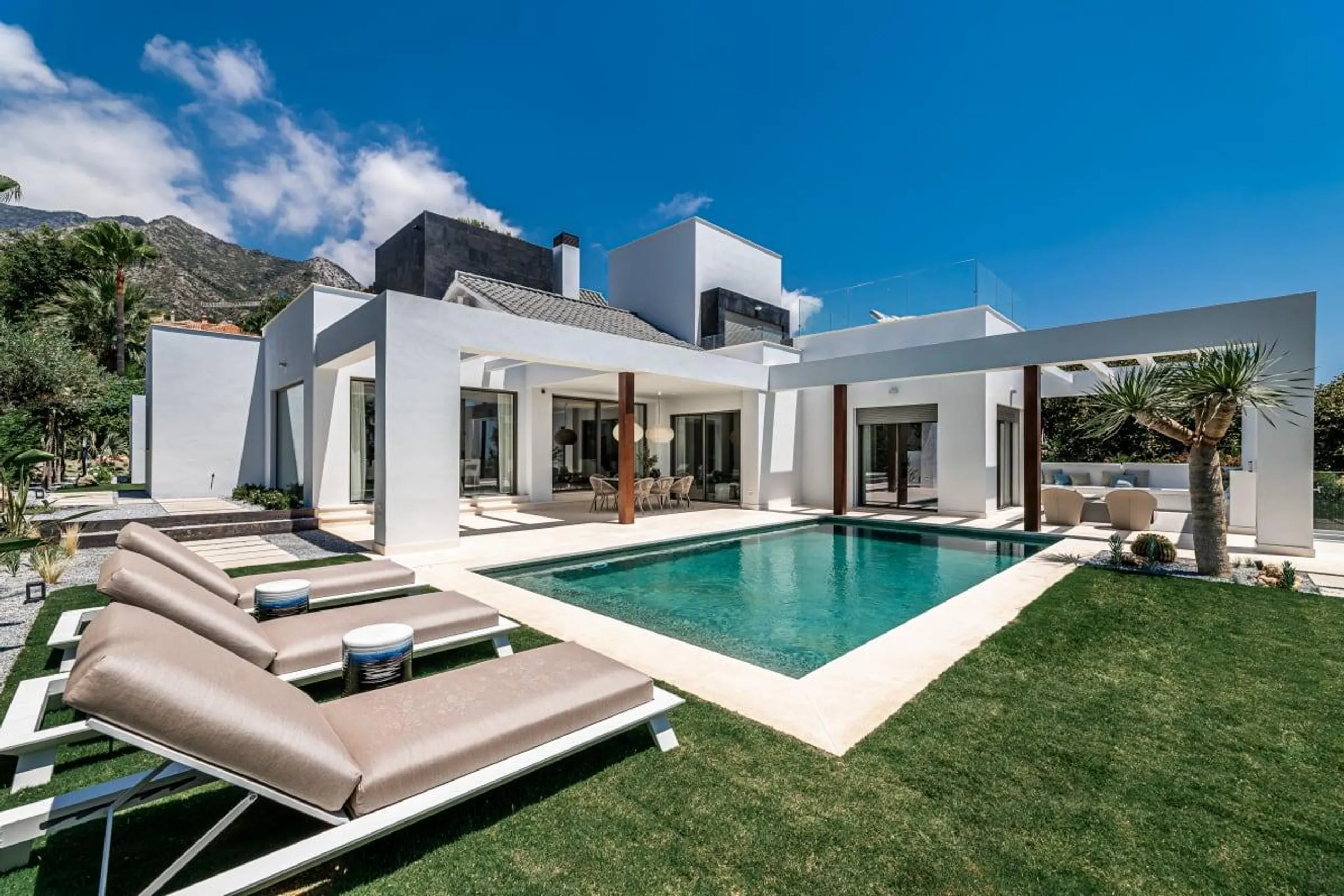 Enchanting Marbella Villa with Private Pool — photograph 8