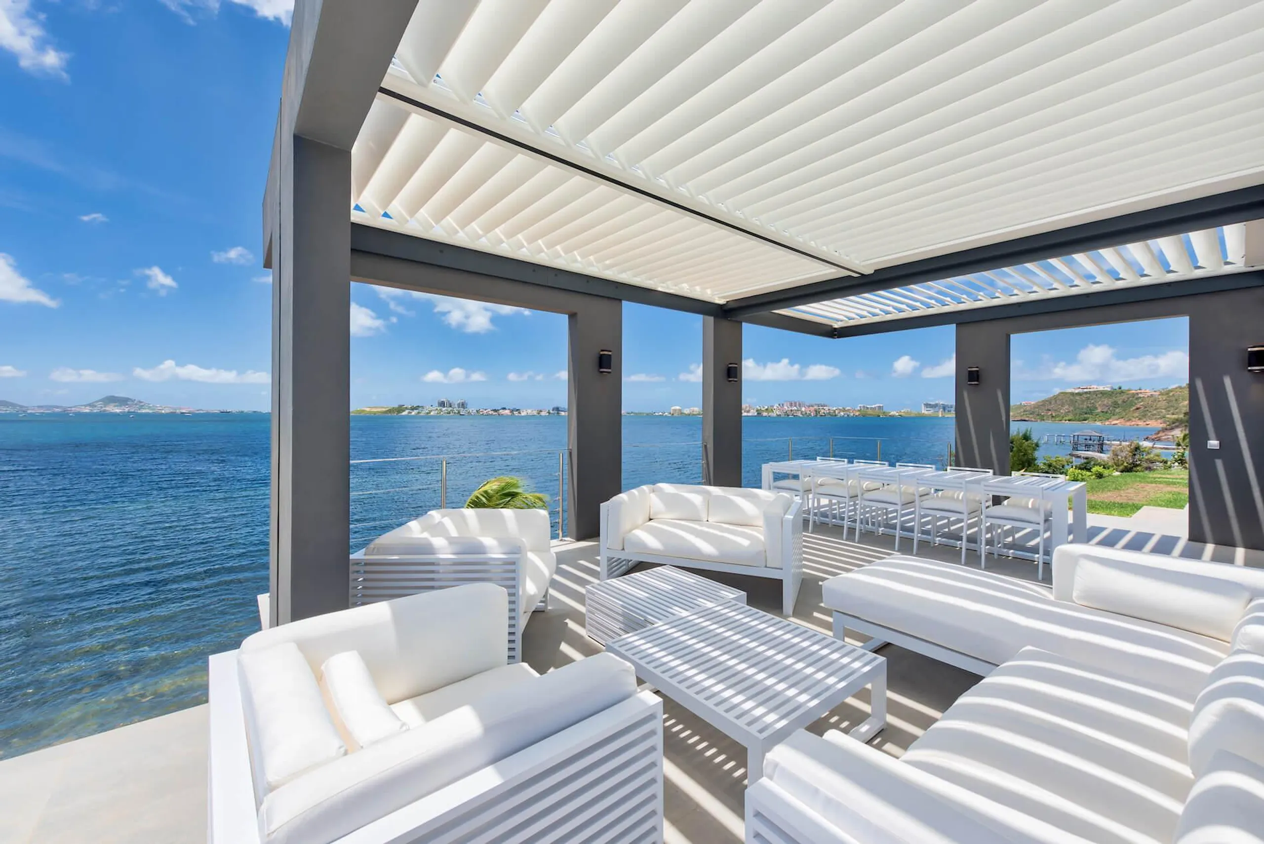 Secluded Hillside Private Luxury Villa with Infinity Pool and Private Beach with Dock — photograph 8