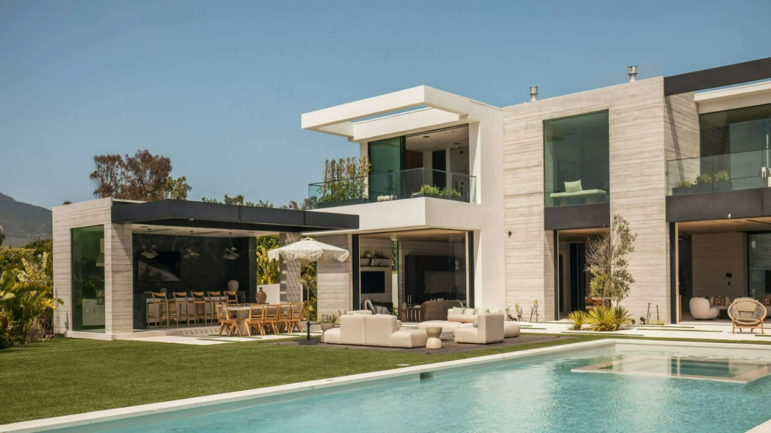 Iconic Point Dume Estate with Private Surf Access, 70-Foot Pool & Luxe Design — photograph 5