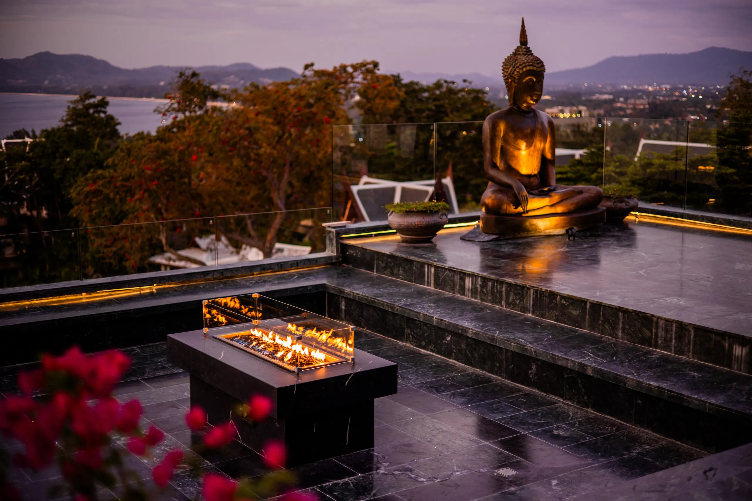 Phenomenal Hilltop Villa with Infinity Pool and Overlooking Andaman Sea Waters — photograph 7
