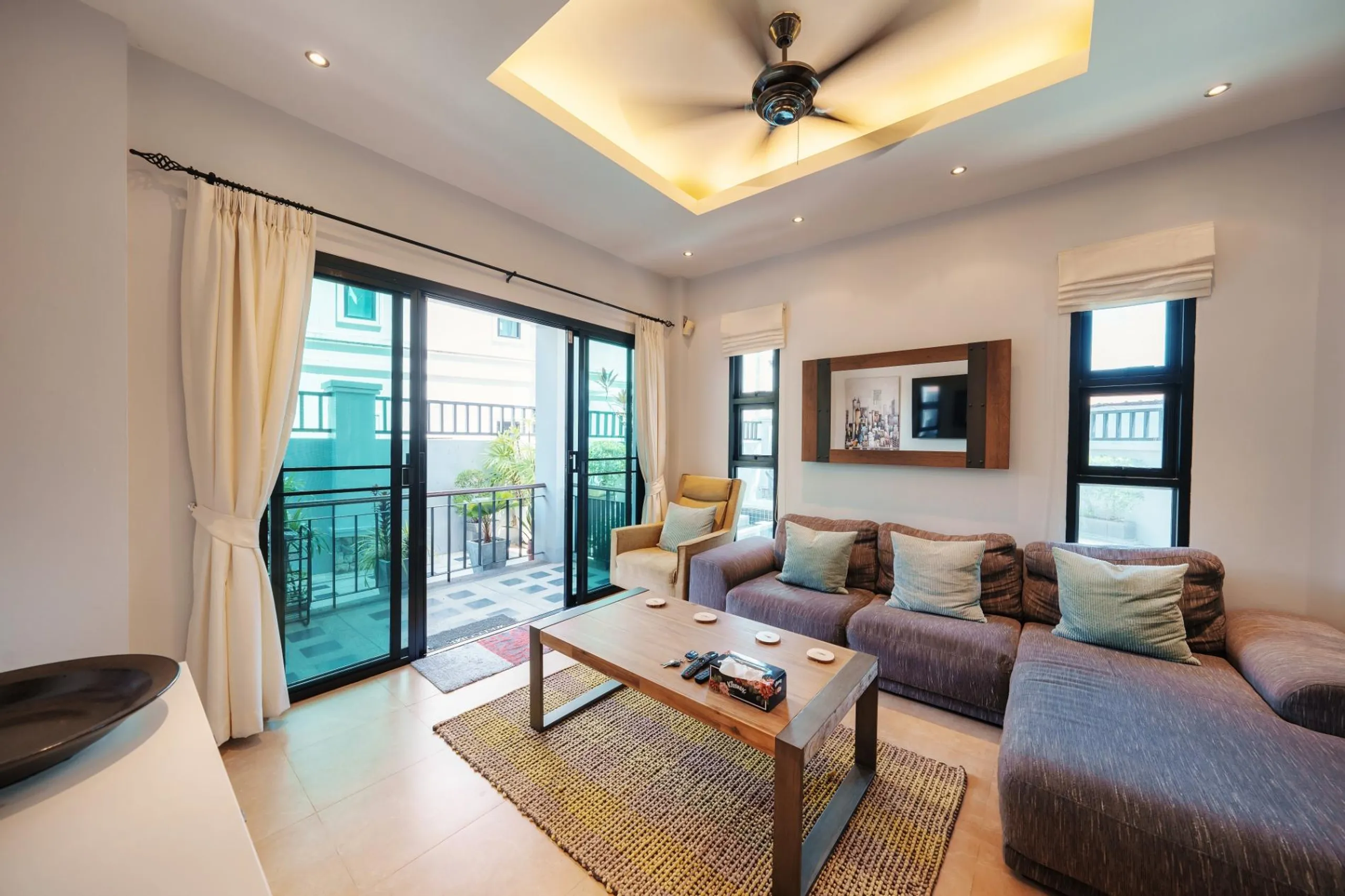 Elegant 3 BR Villa with Private Pool — photograph 11
