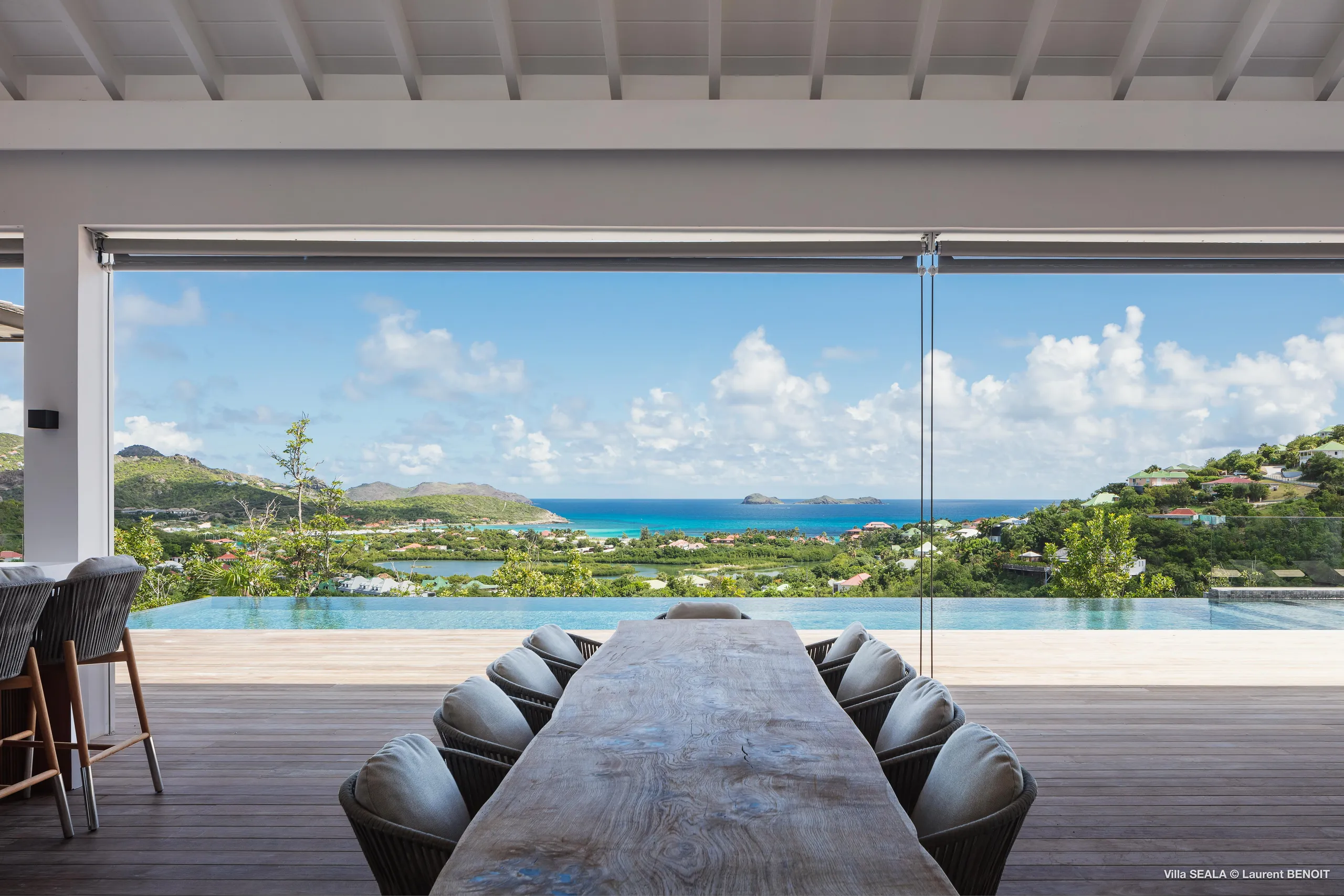 Elegant St Jean Villa with Infinity Pool and Stunning Panoramic Views — photograph 3