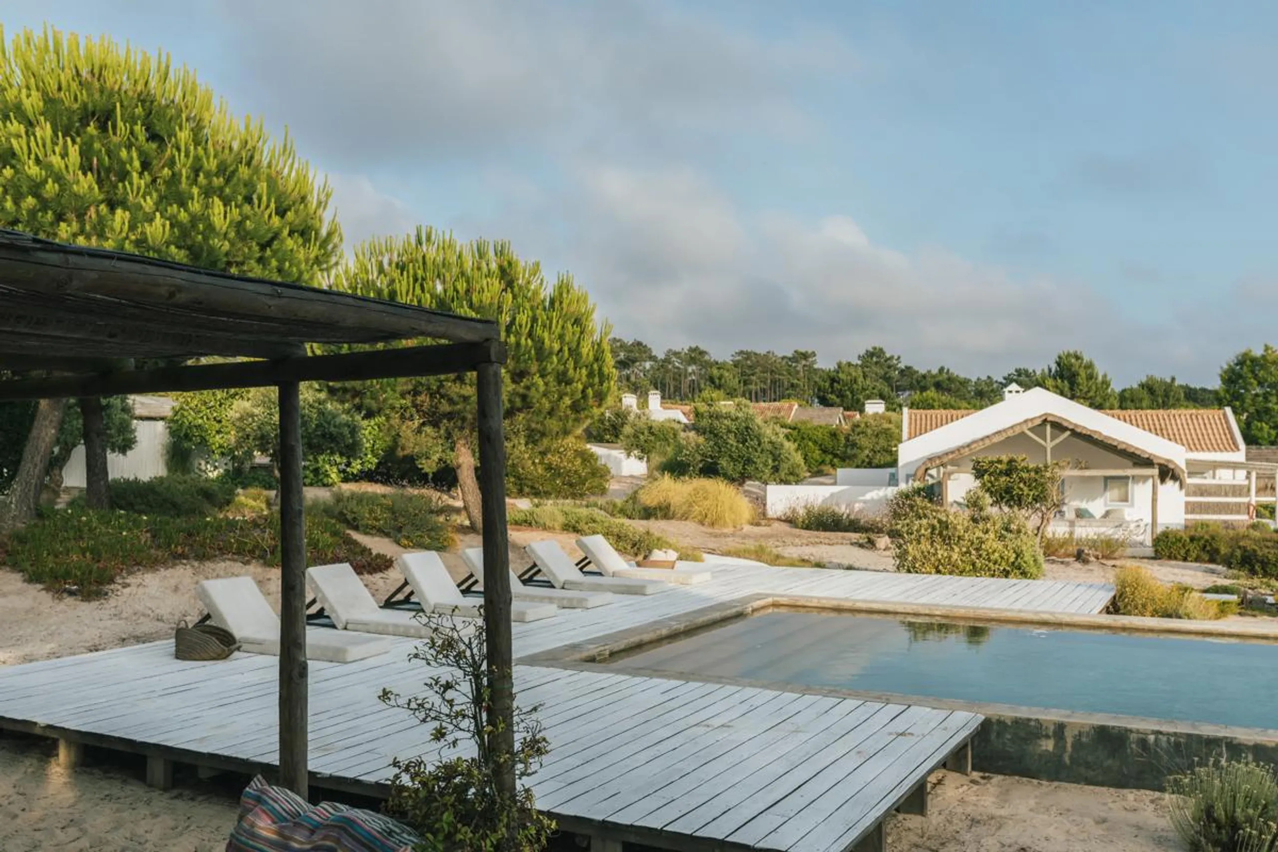 Gorgeous Comporta Beachfront Villa: Private Pool, Direct Beach Access, and Enchanting Natural Surroundings — photograph 5