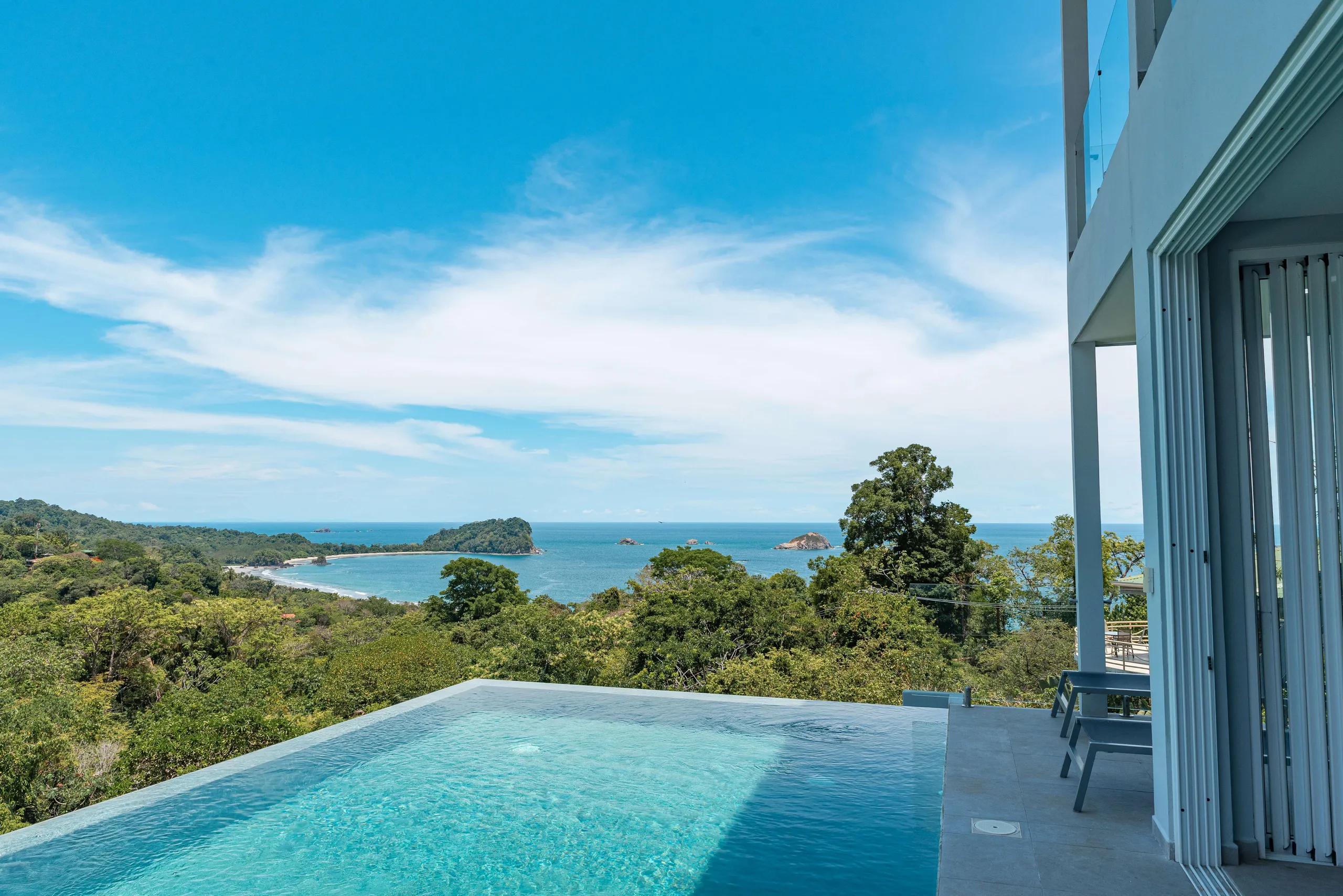 Awe-Inspiring Rainforest Villa with Infinity Pool and Panoramic Pacific Ocean Views VILLAWAY®, Manuel Antonio