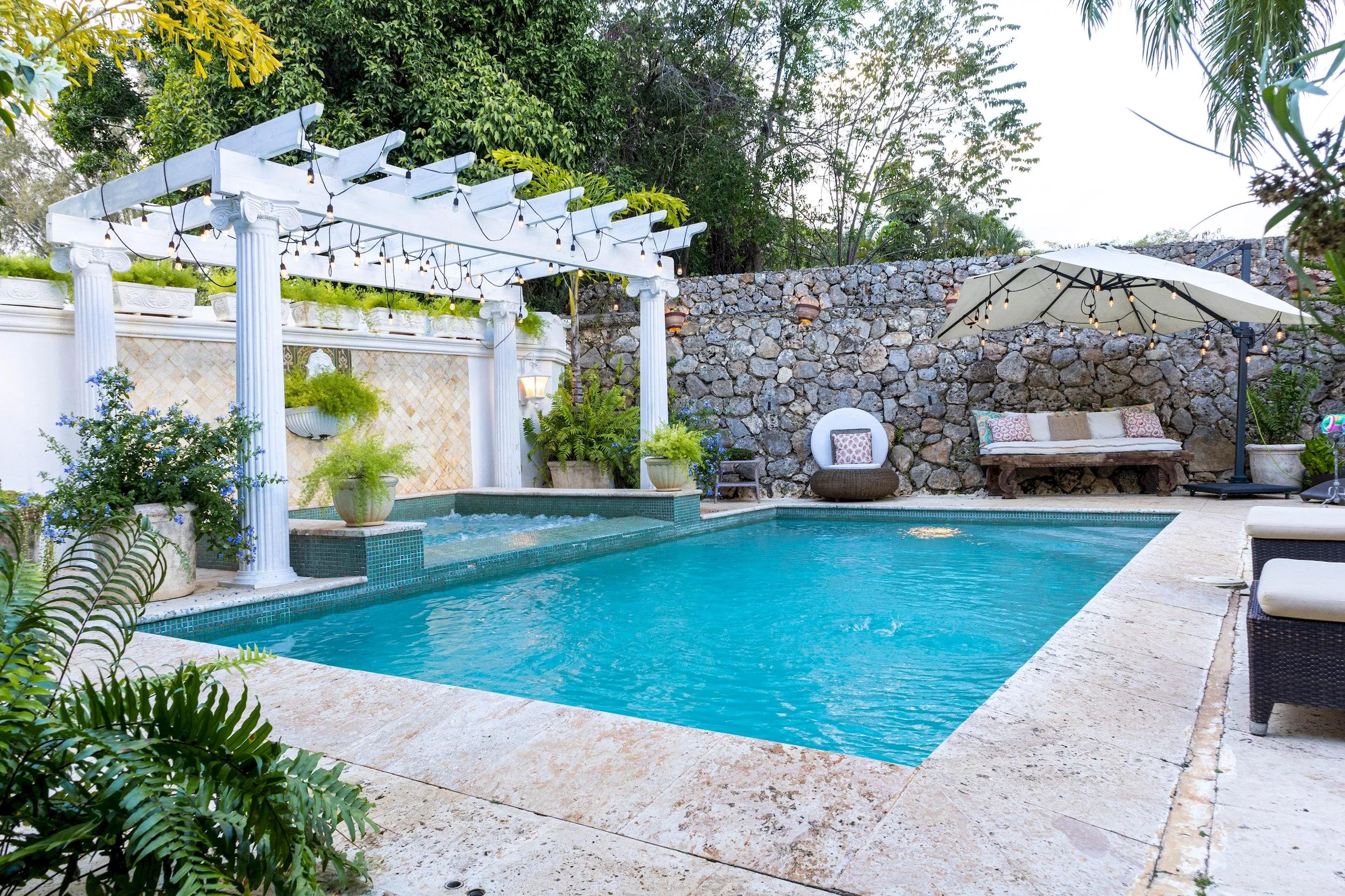 Chic and Relaxing Retreat in La Romana with Private Pool and Jacuzzi — photograph 2