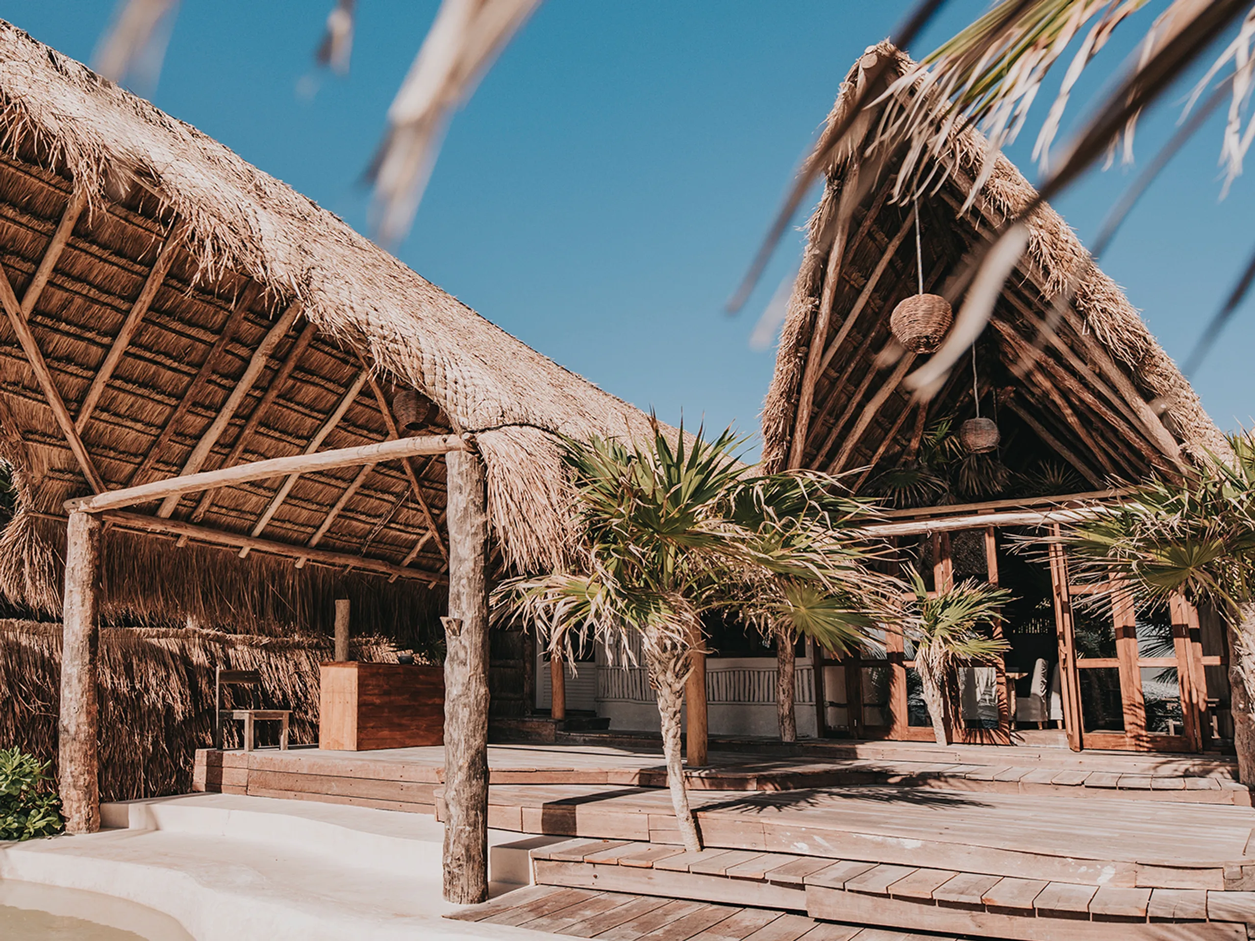 Resplendent Seaview Villa with Walks to Beach — photograph 2