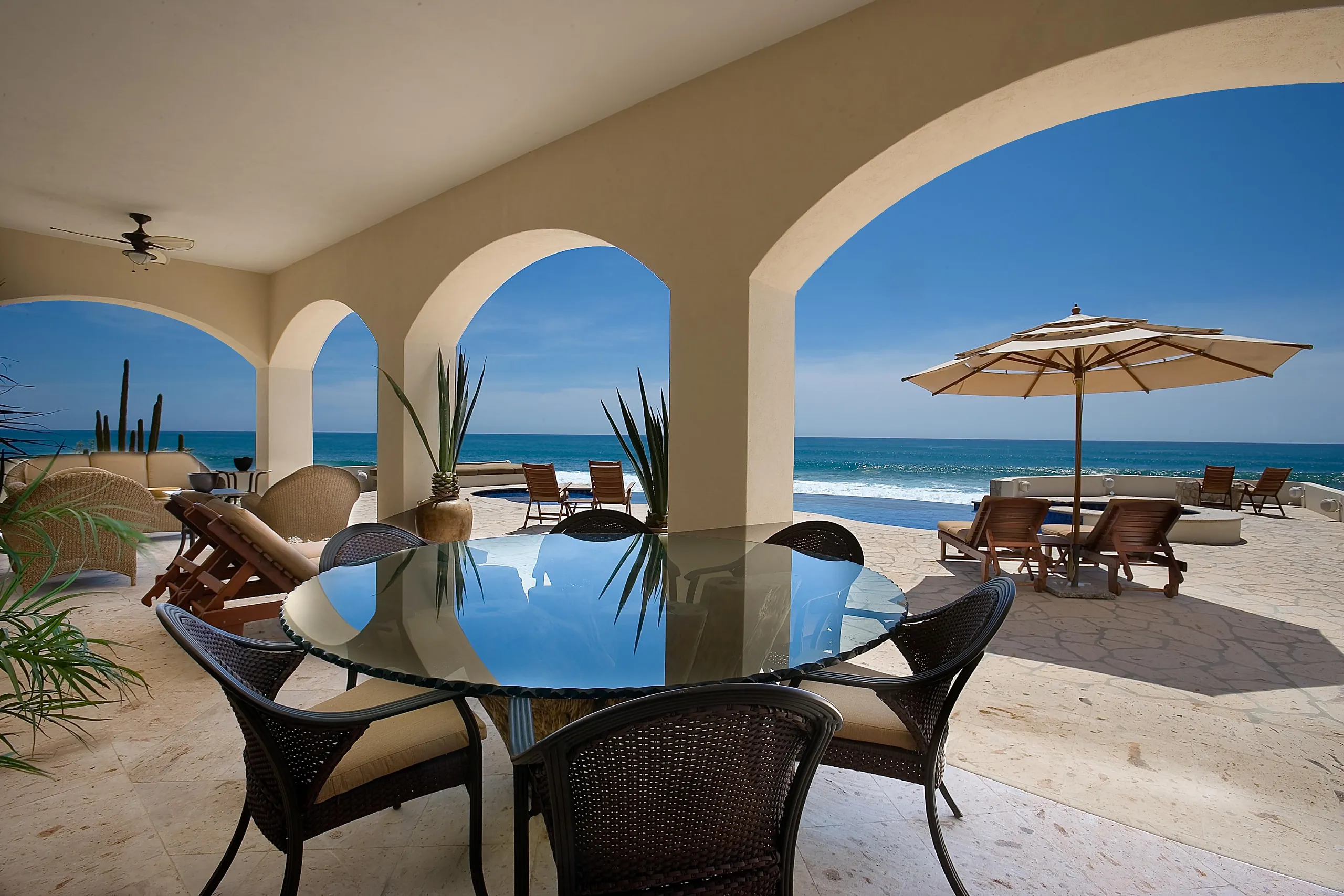 East Cape Luxury Villa with Infinity Pool, Hot Tub and Ocean Views — photograph 10