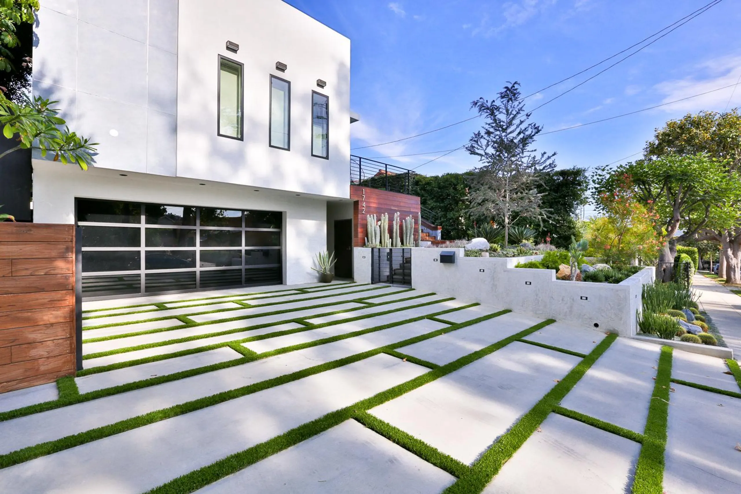 Hollywood Hills Sanctuary — photograph 6