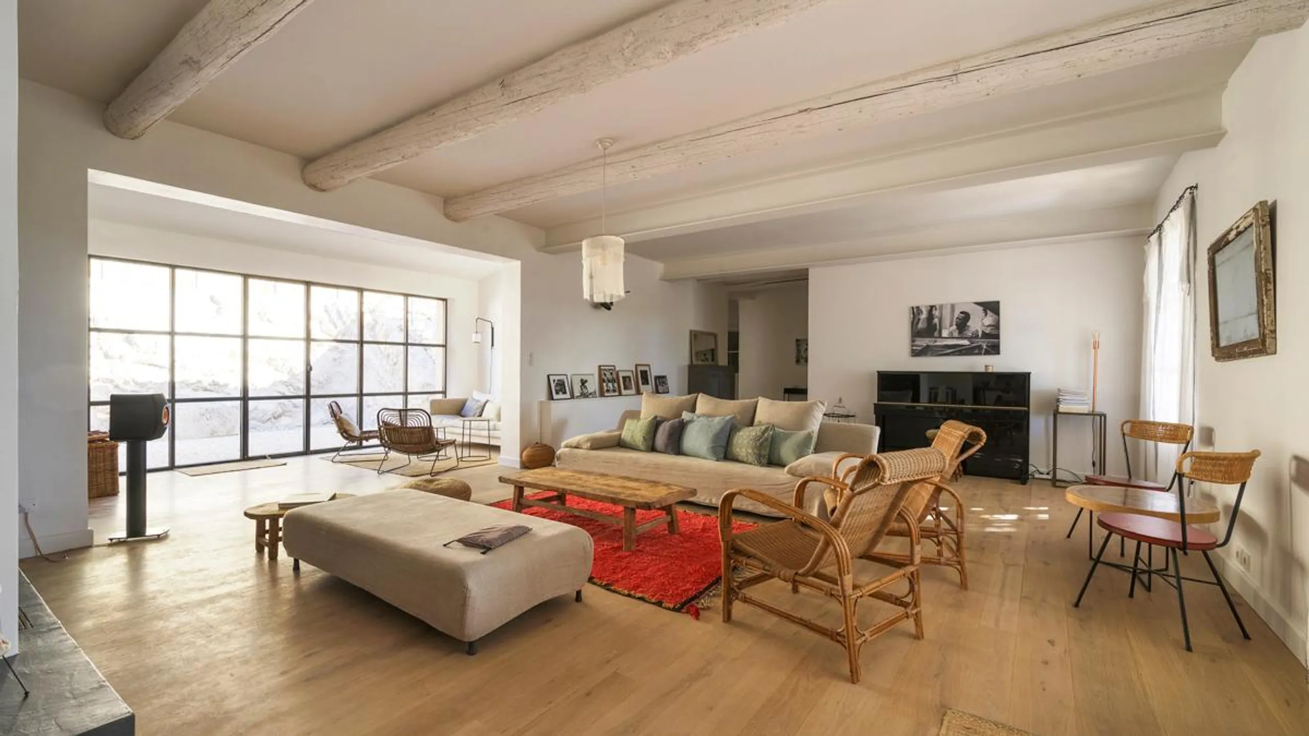 Spacious 7-Bedroom Villa with Heated Pool and Mountain Views — photograph 7