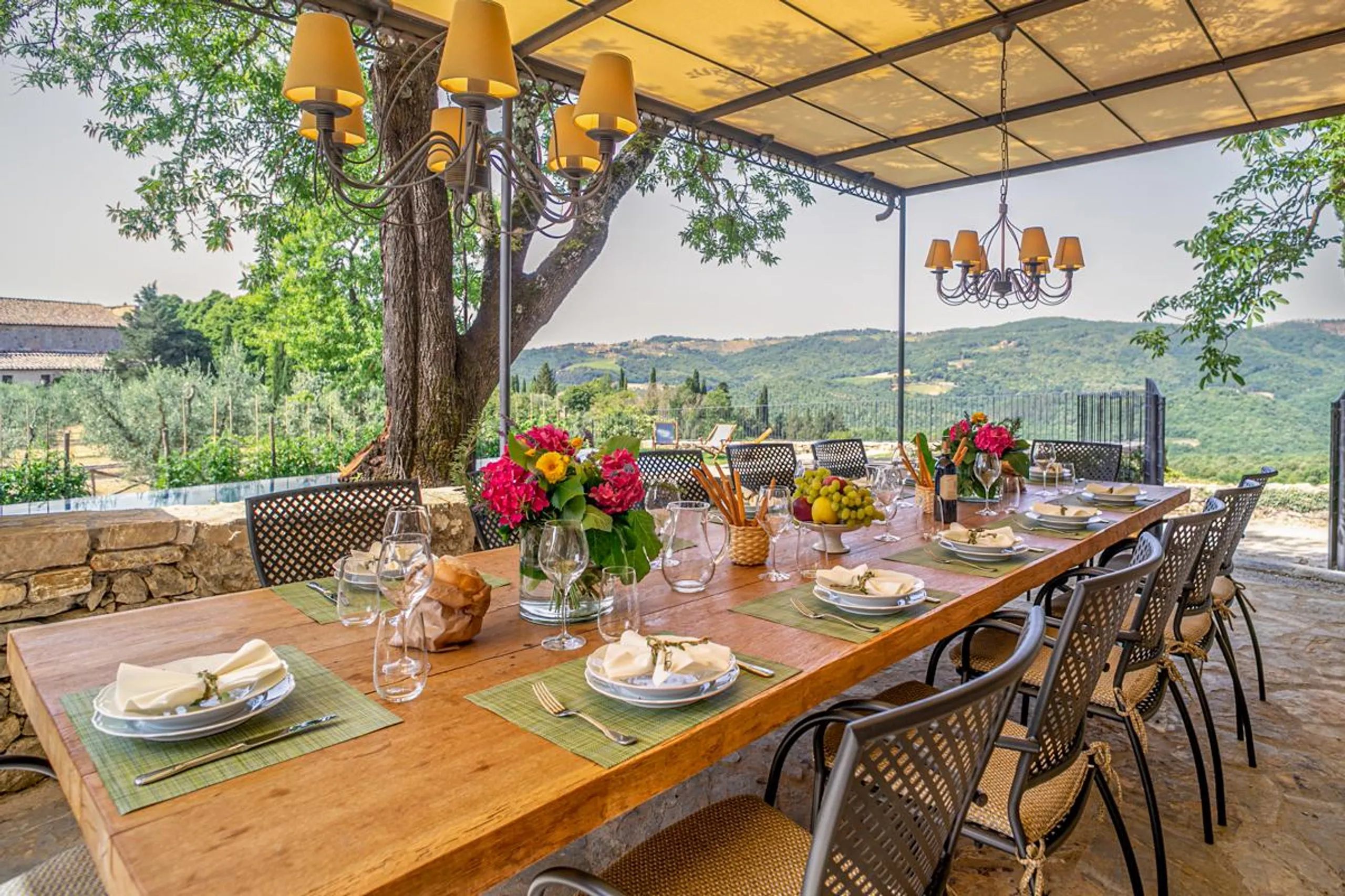 Stunning Tuscan Villa with Pool & Spa on Historic 800-Acre Chianti Estate — photograph 10