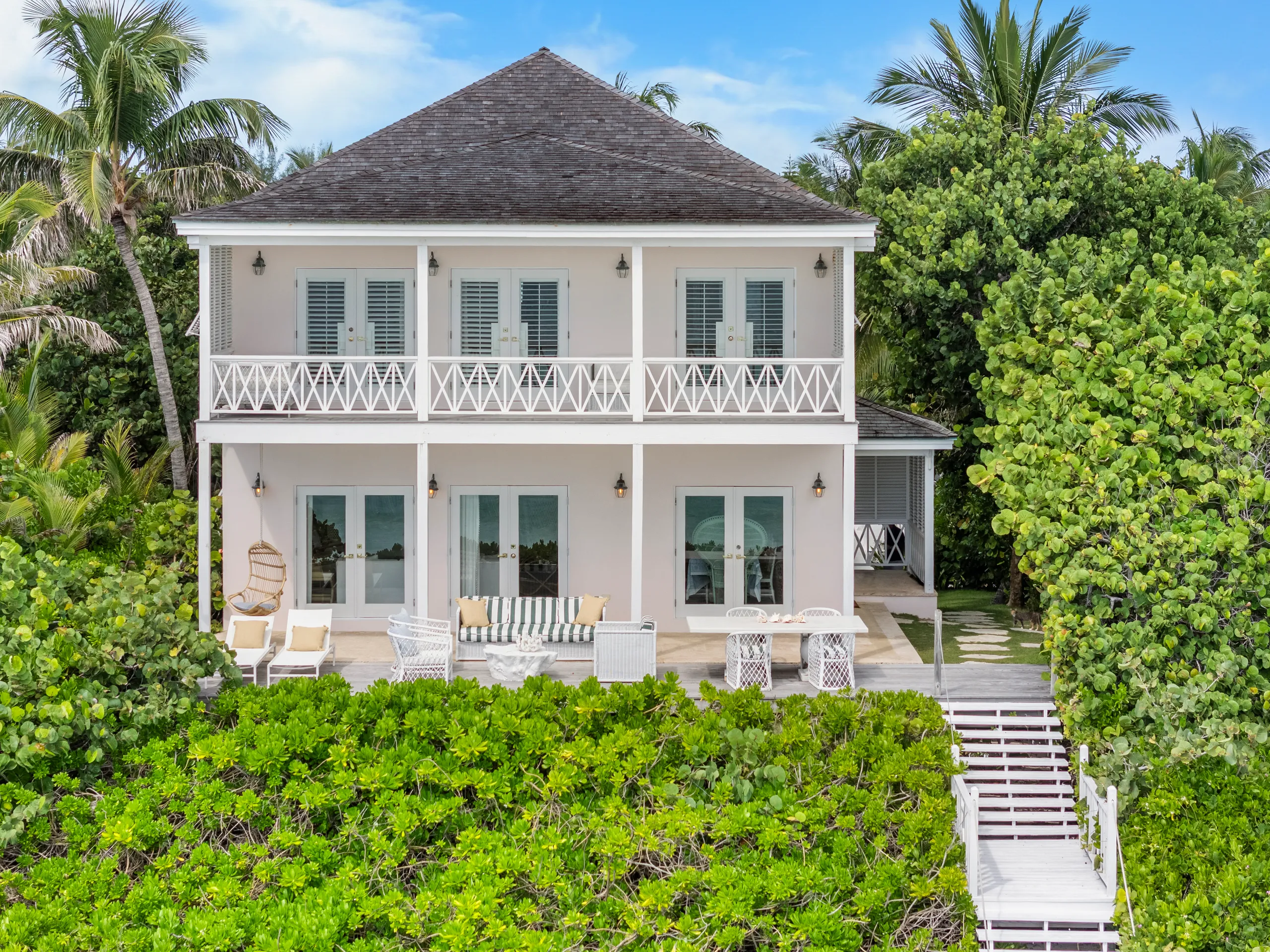 Meticulously Decorated Harbour Island Villa with Private Pool on Pink Sands — photograph 12
