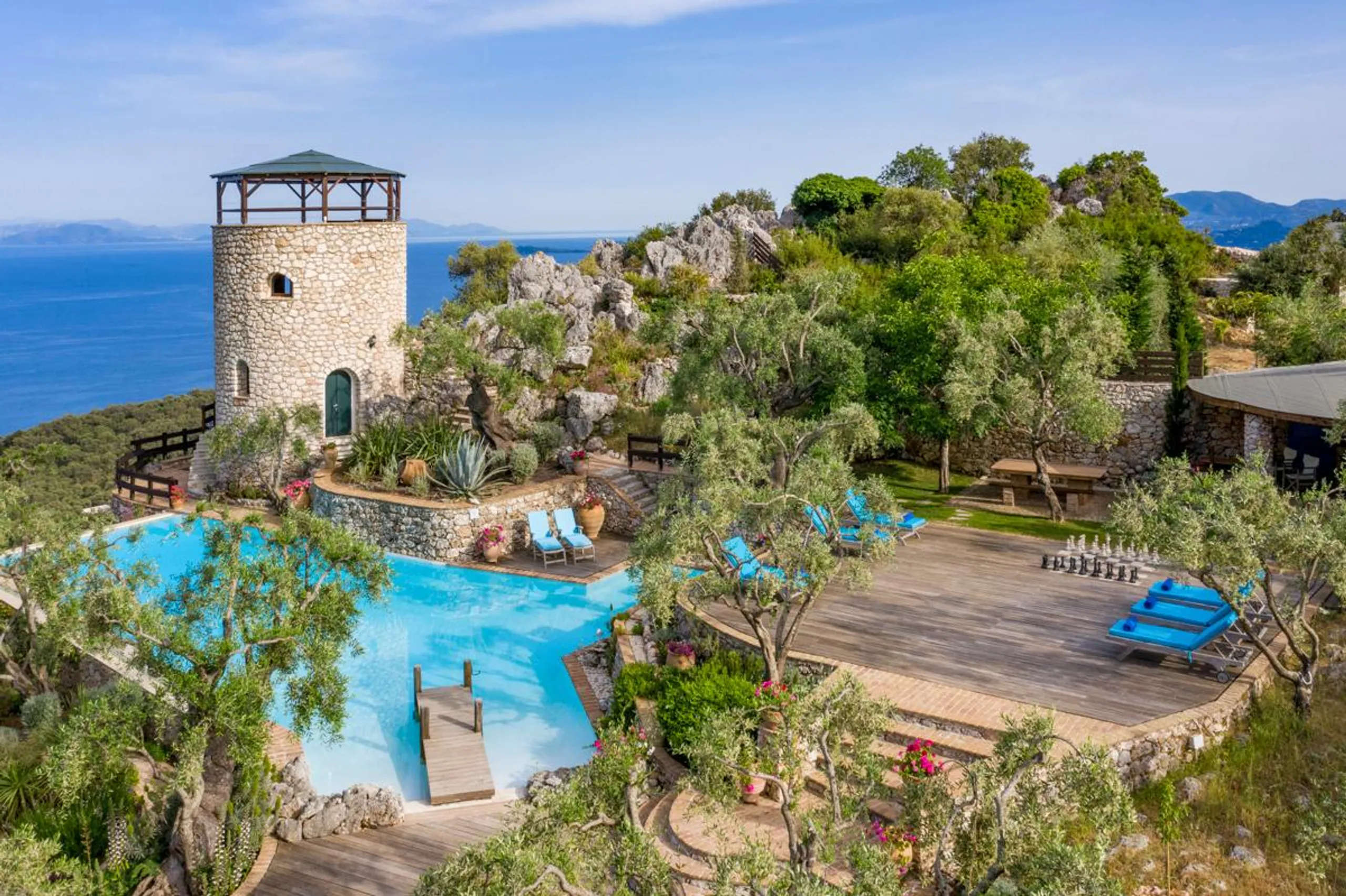 Enchanting Contemporary Villa with Infinity Pool and Dazzling Coastline Views, Spartilas