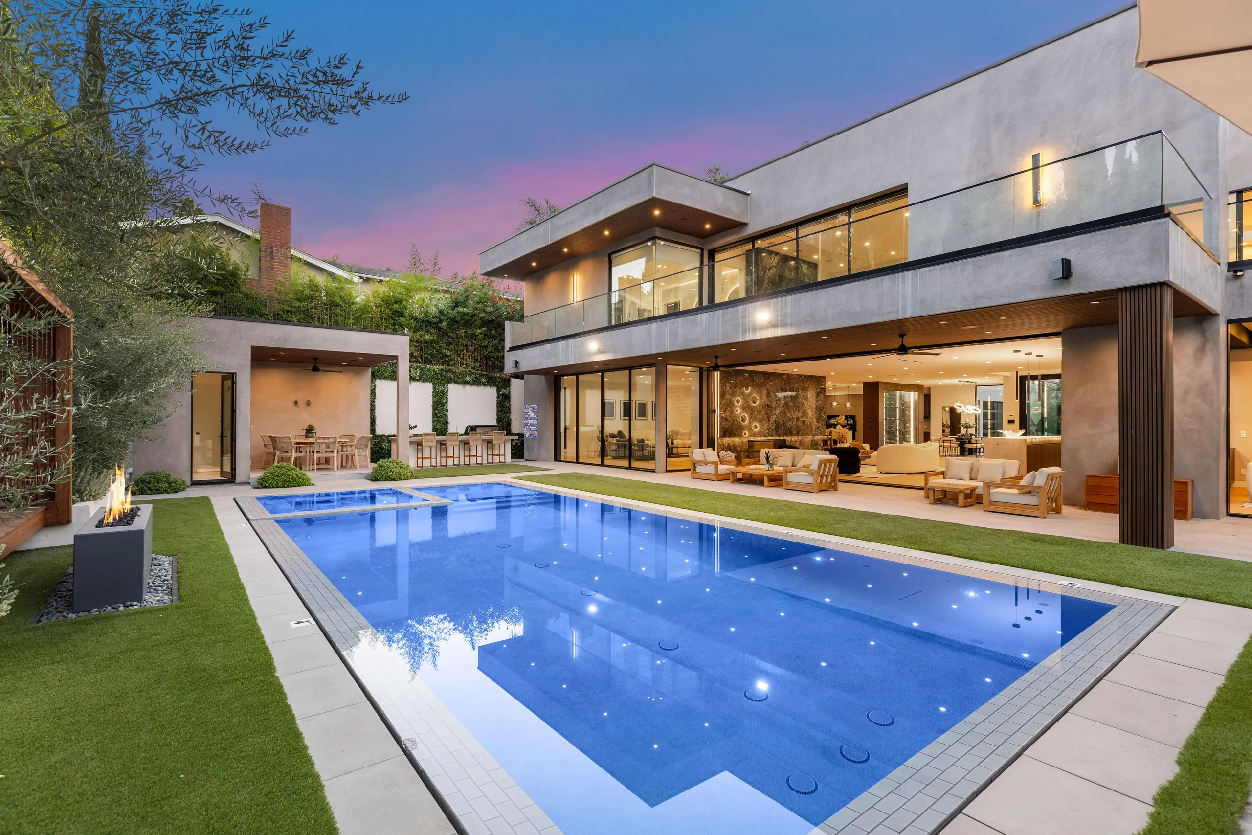 Ultra Modern LA Luxury Estate with Grand Pool and Entertainment Area, Sherman Oaks