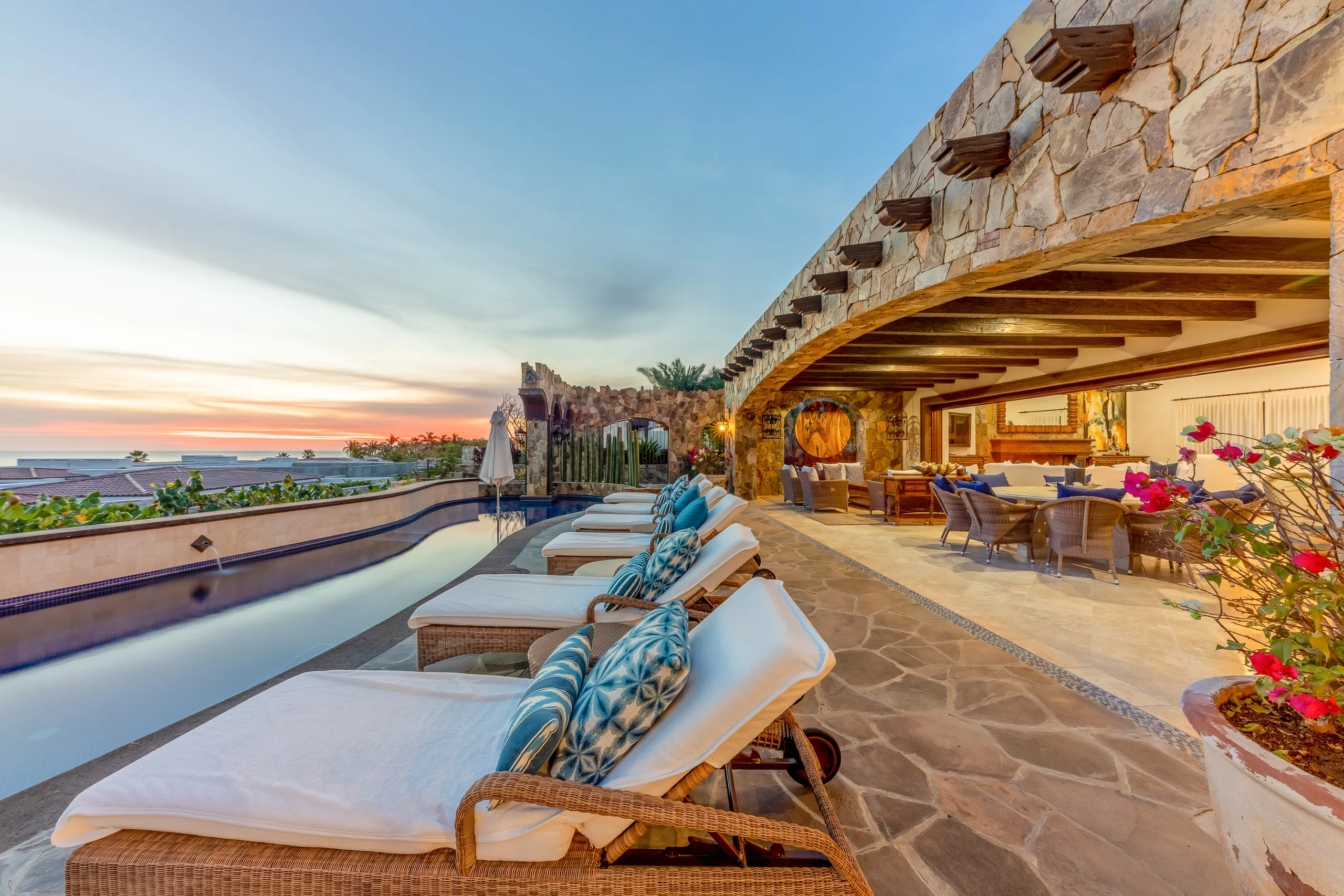 Glamorous Six-Bedroom Villa with Private Beach Access, 100-Foot Pool & Panoramic Ocean Views — photograph 2