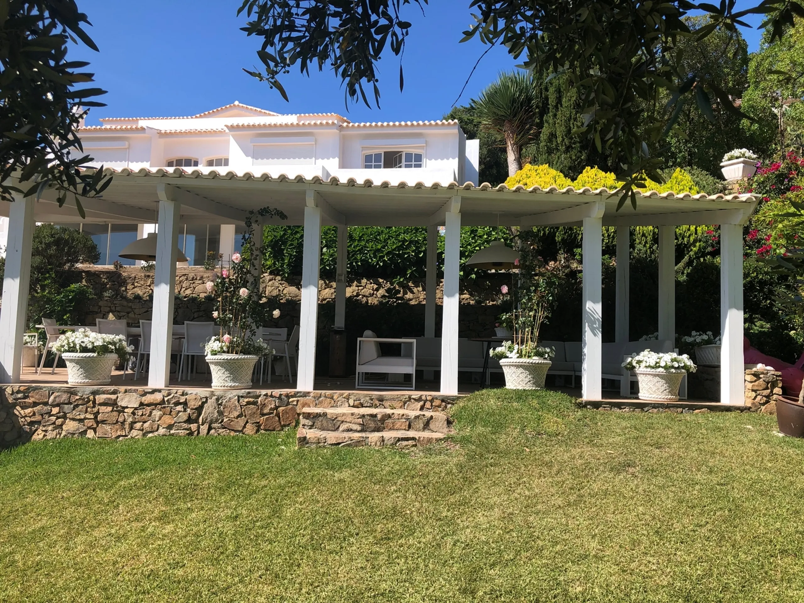 Lavish Abode in Sintra-Cascais Natural Park with Private Pool and Unobstructed Atlantic Ocean Views — photograph 11