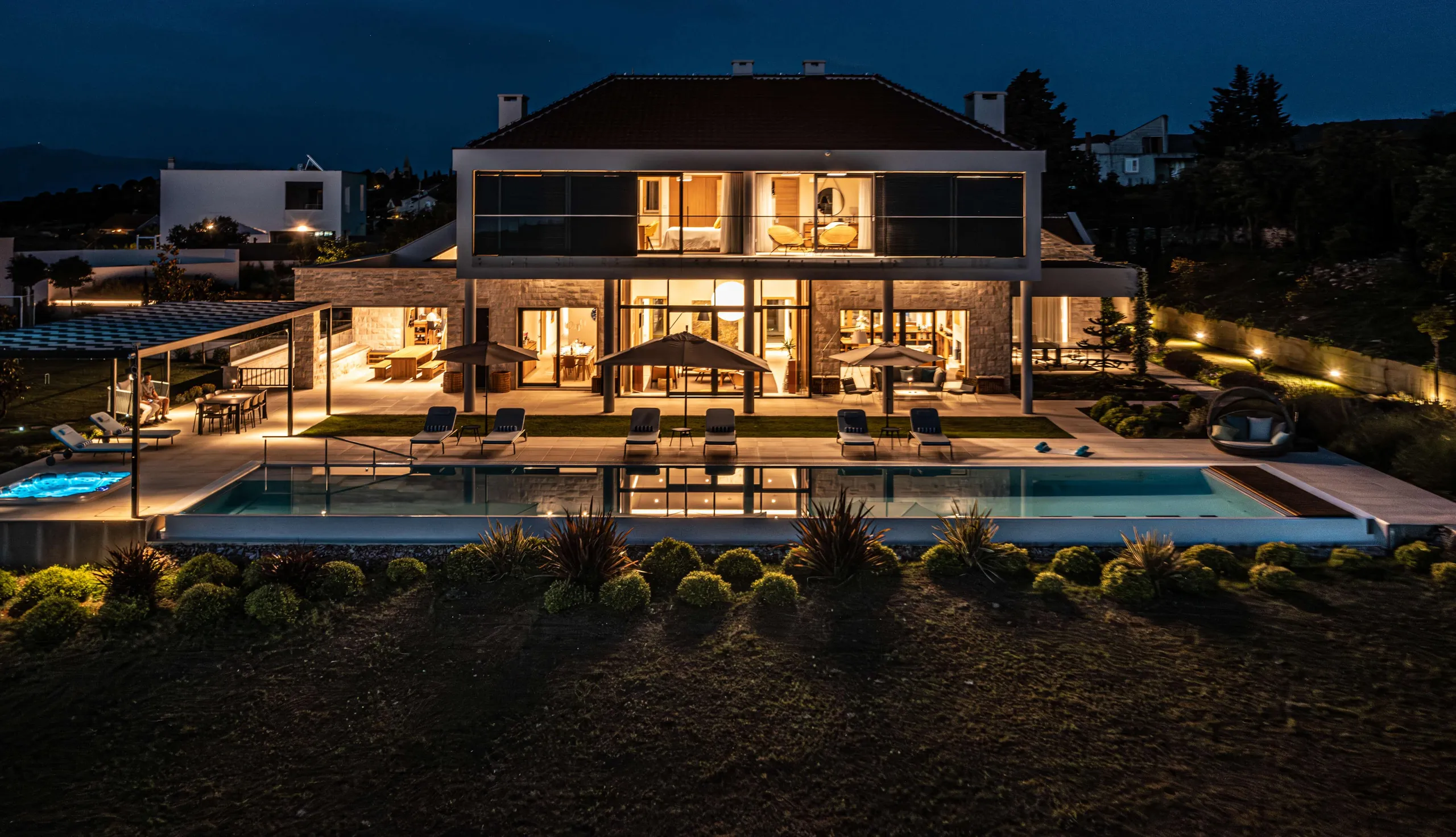 Unveiling Brac Luxury Retreat with Sparkling Pool and  Panoramic Views — photograph 10
