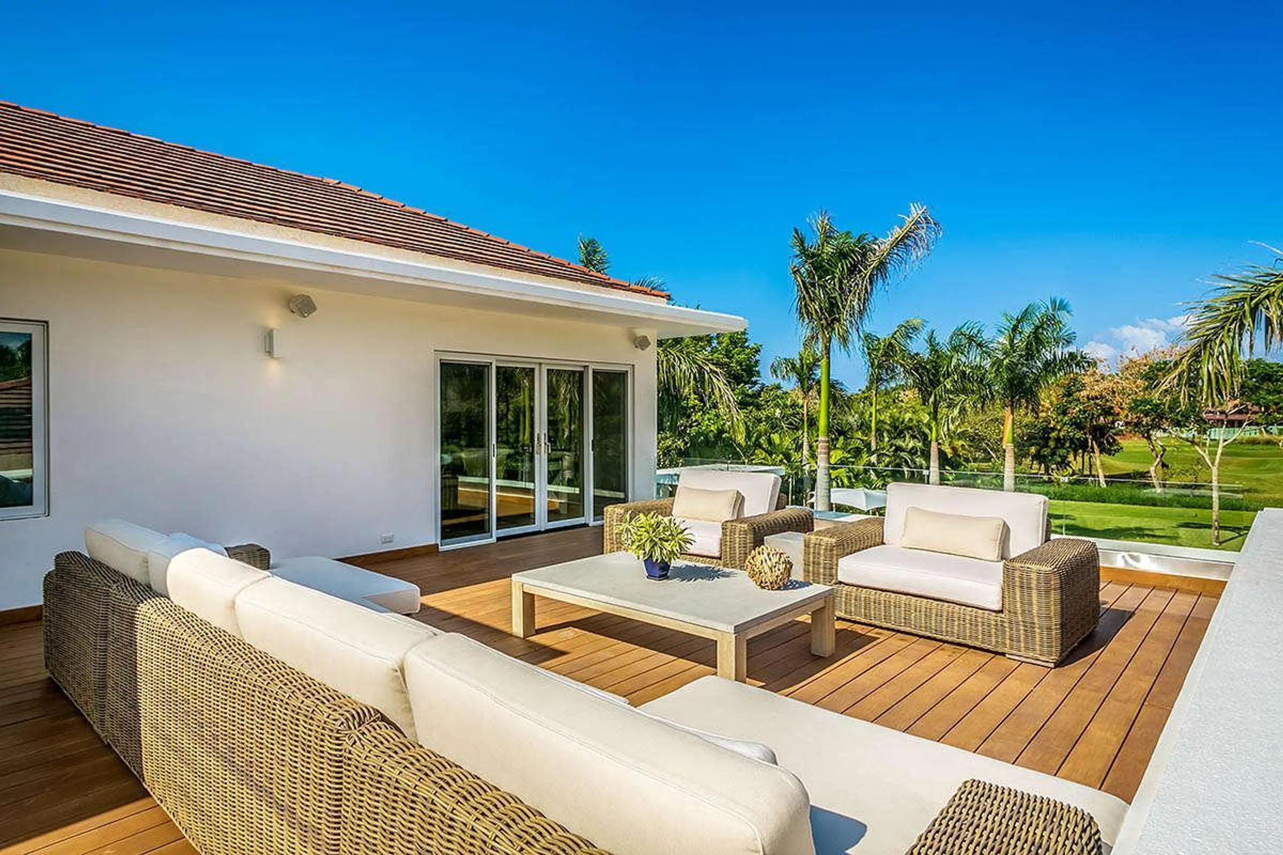 Deluxe Paradise Villa with Private Pool and Lovely Lush Gardens — photograph 12