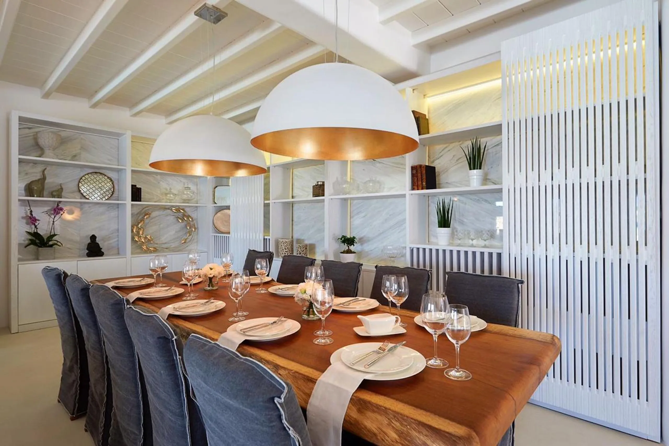 Swanky Mykonos Villa with Walks to Beach — photograph 9