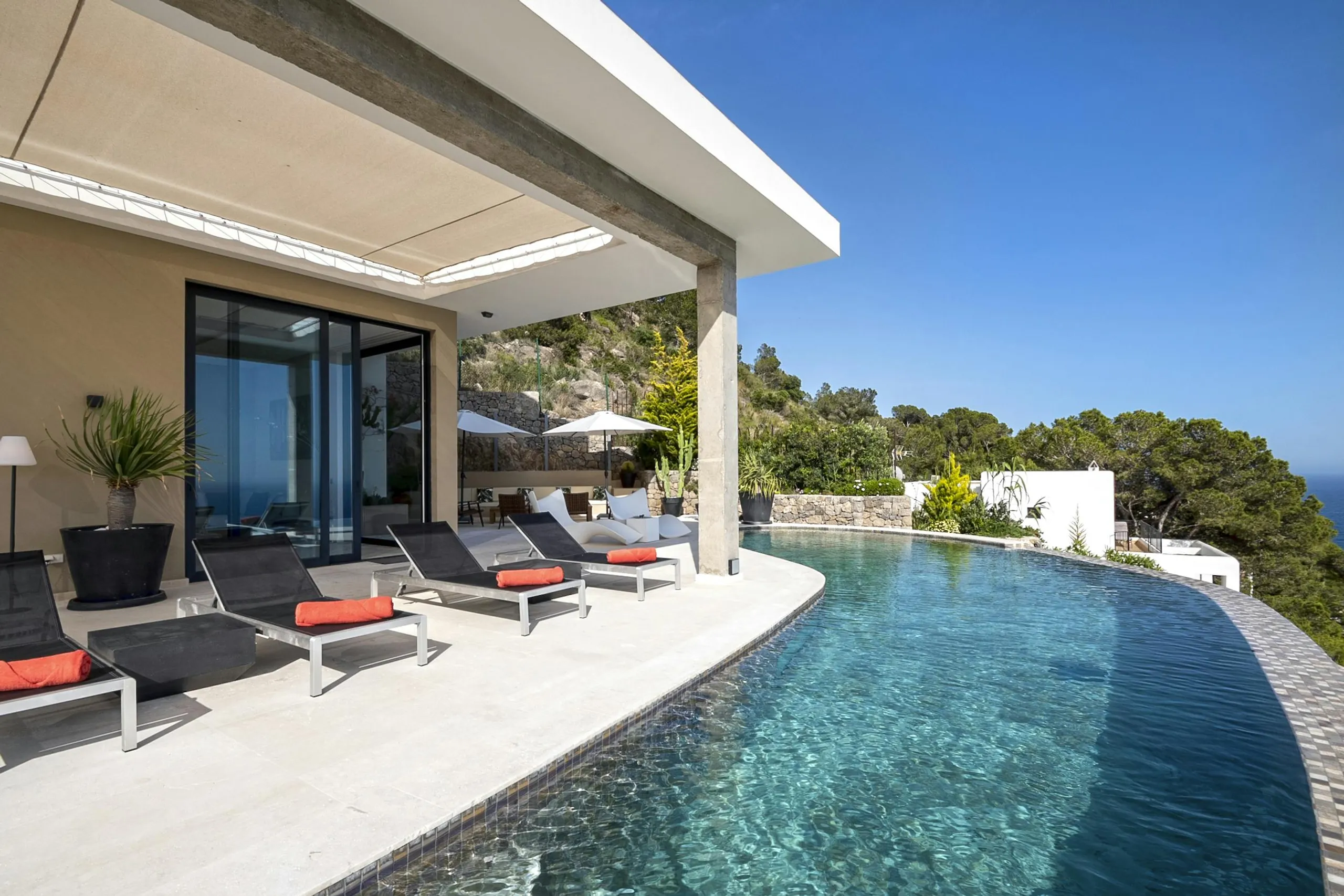 Stylish Seaview Villa in Ibiza with Infinity Pool and Sun Deck — photograph 7