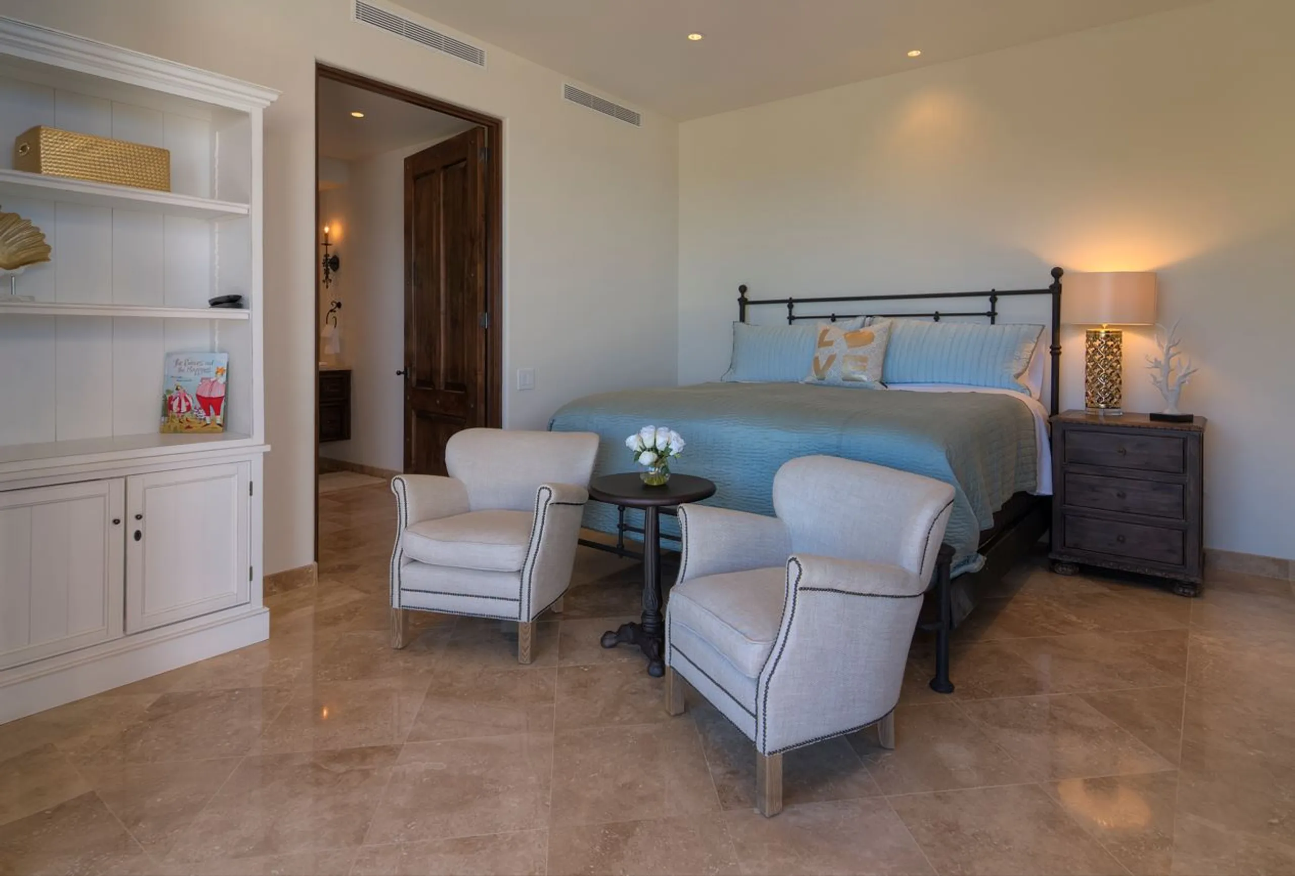 Splendid Contemporary Los Cabos Villa with Private Pool Overlooking Sea Views — photograph 11