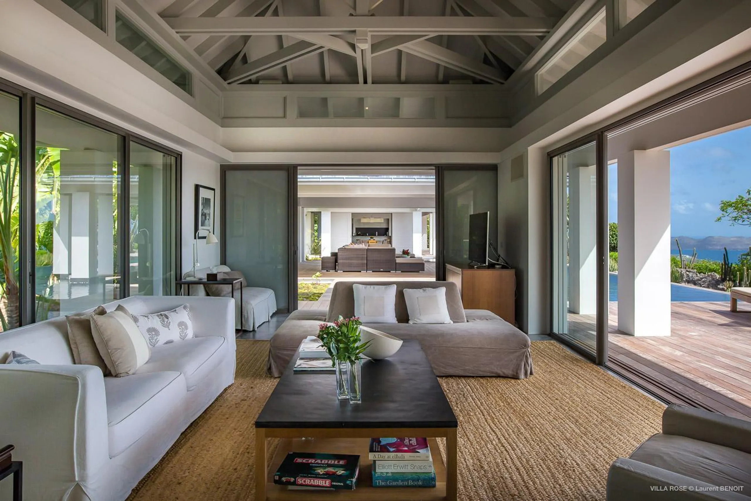 Majestic Tropical Villa with Private Pool and Ocean Views — photograph 6