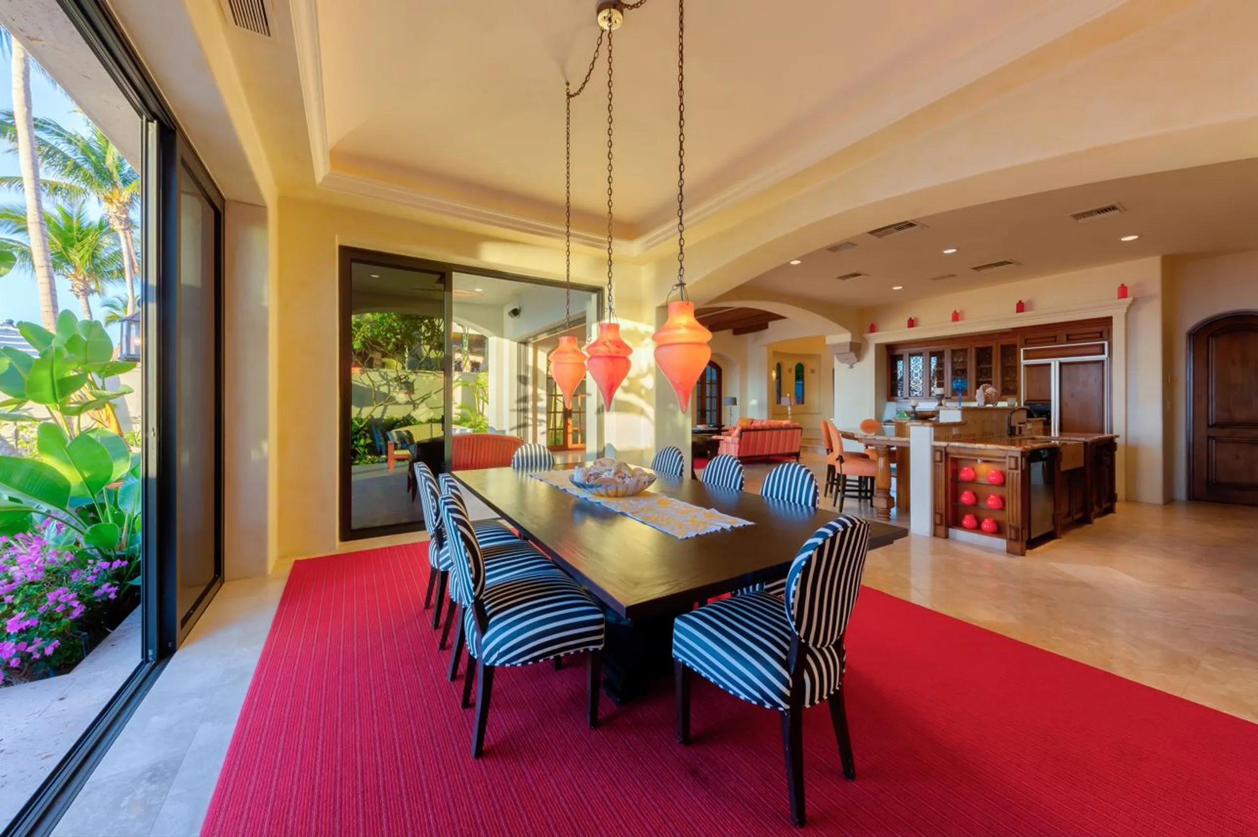 Sumptuously Furnished Oceanview Villa with Private Swimming Pool and Stunning Views — photograph 12