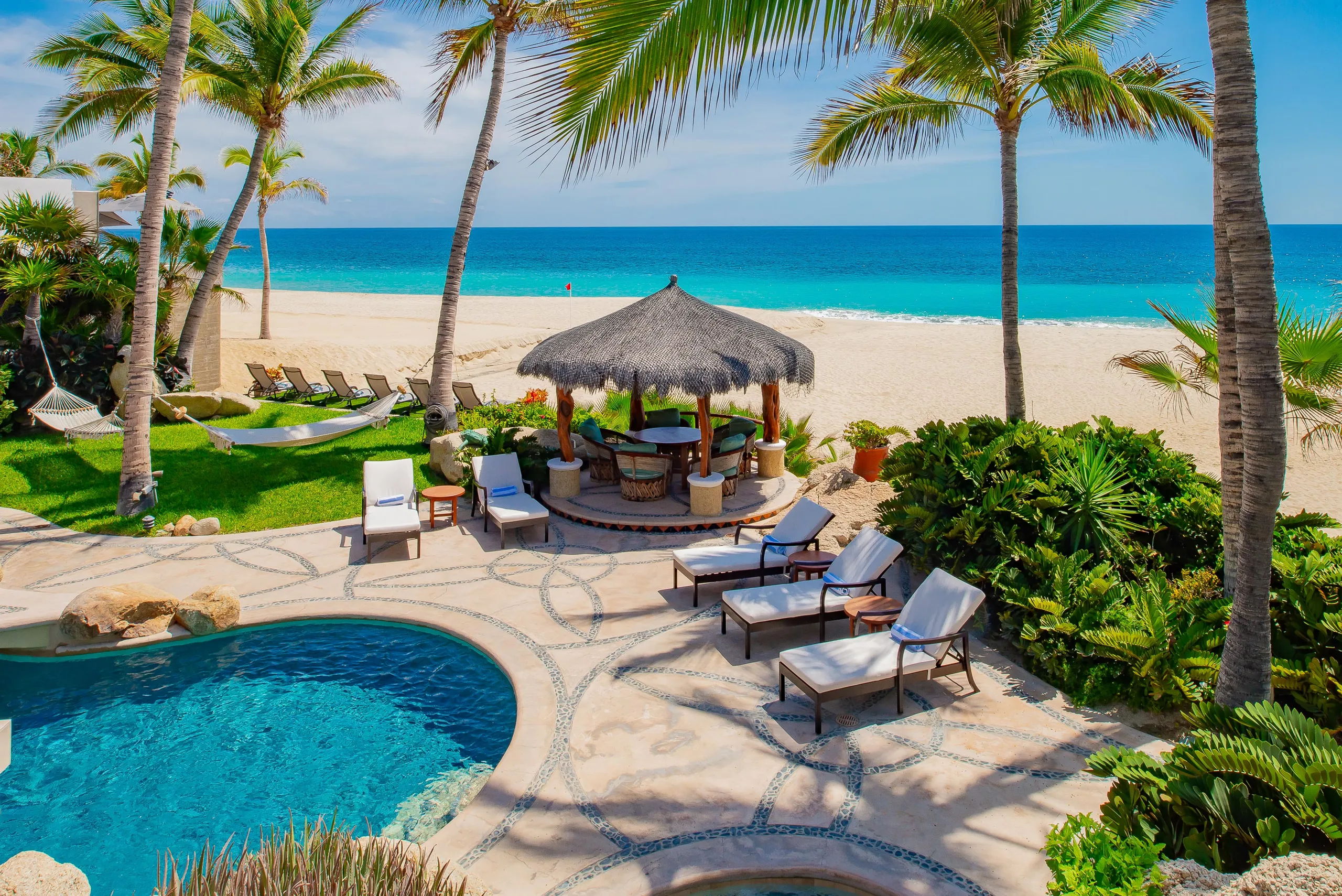 Corridor Beachfront Compound with Pools, Waterfall and Ocean Views — photograph 8