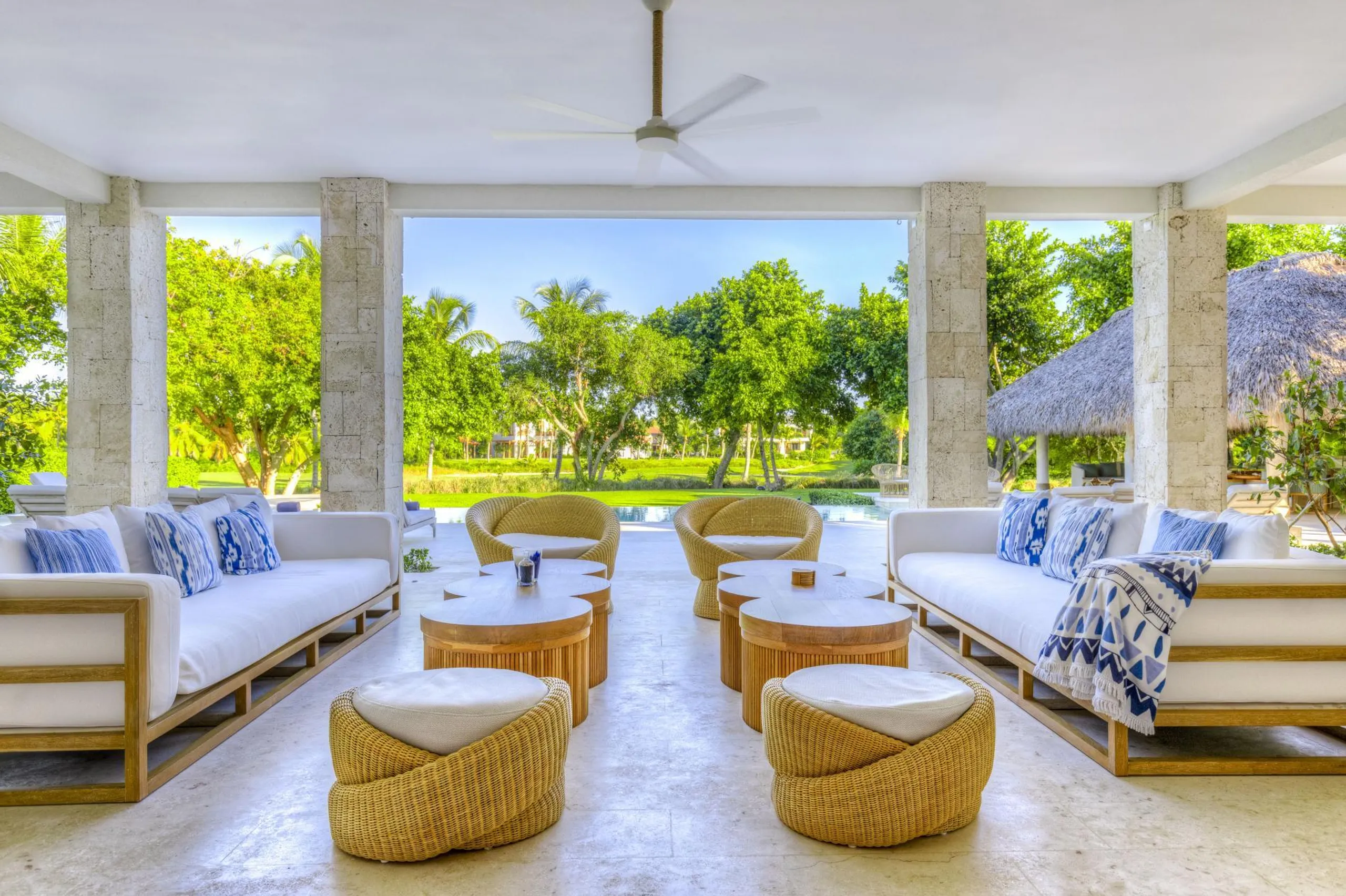 Tranquil Six Bedroom Villa with Private Pool, and Scenic Golf Course Surroundings — photograph 5