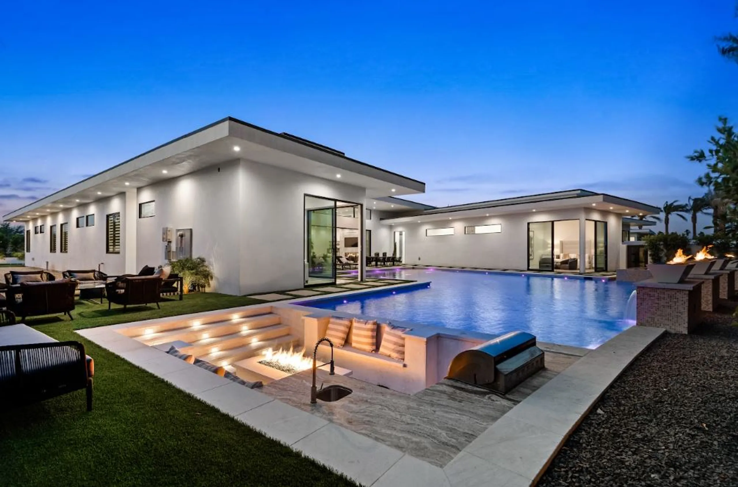Chic Modern Villa with Private Pool and Next to Madison Club & Polo Grounds — photograph 11