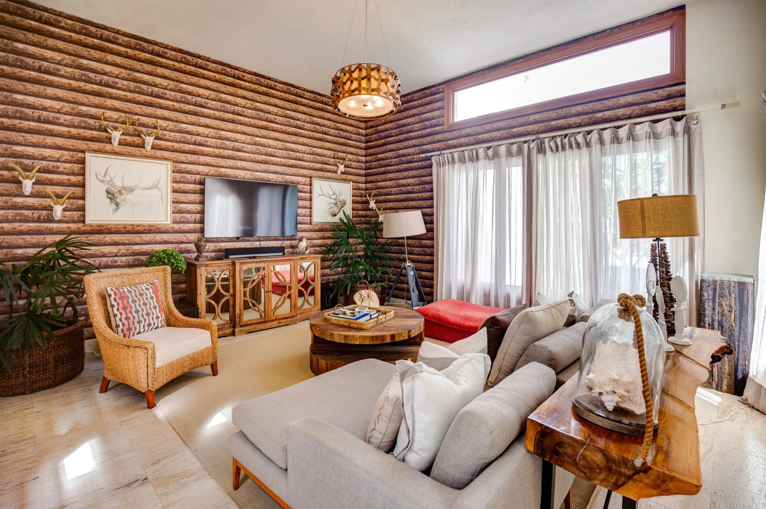 Alluring Four Bedroom Tropical Designed Villa with Private Pool and Greenery — photograph 9